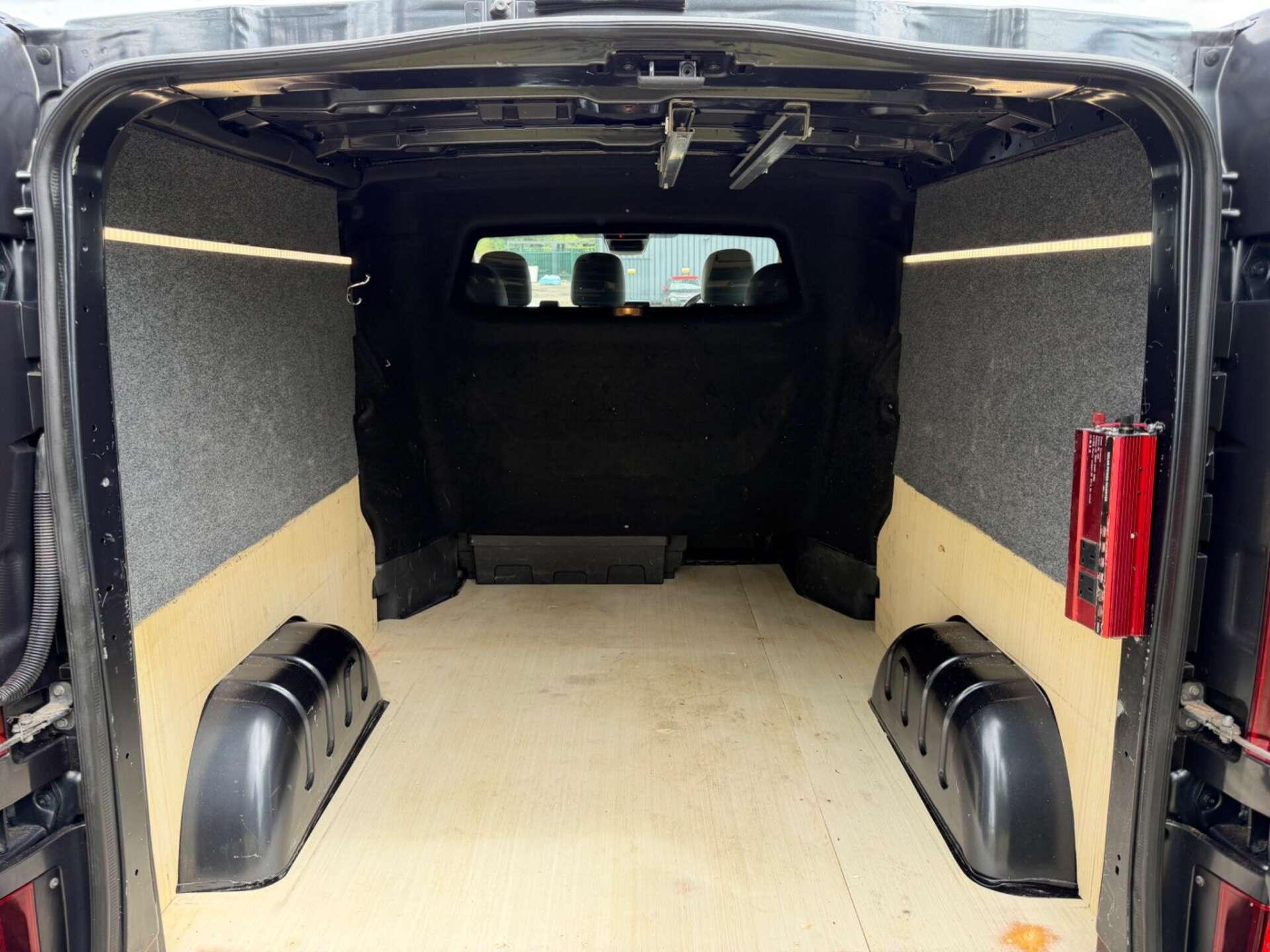 Renault Trafic view 15