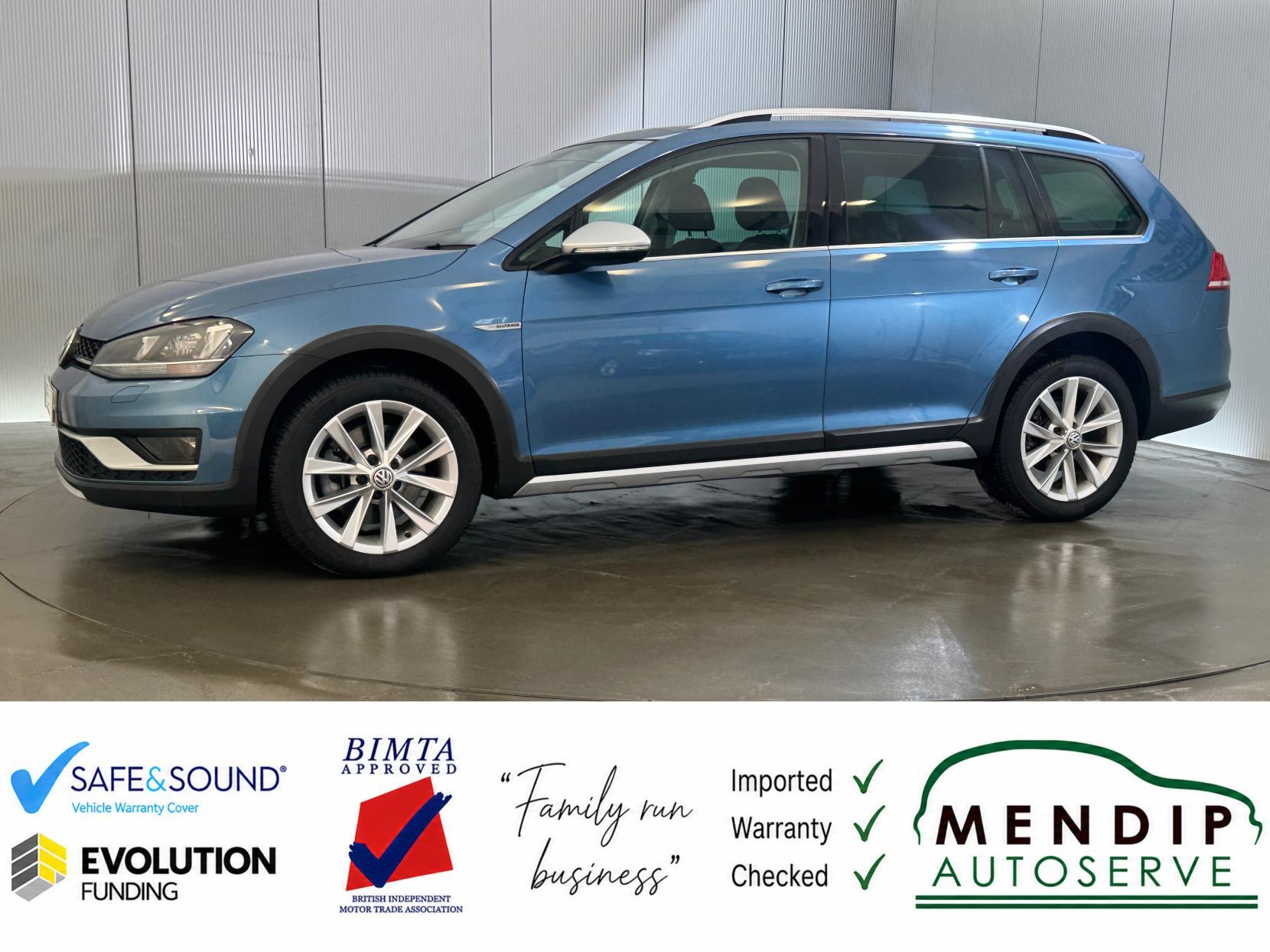 Volkswagen Golf view 4