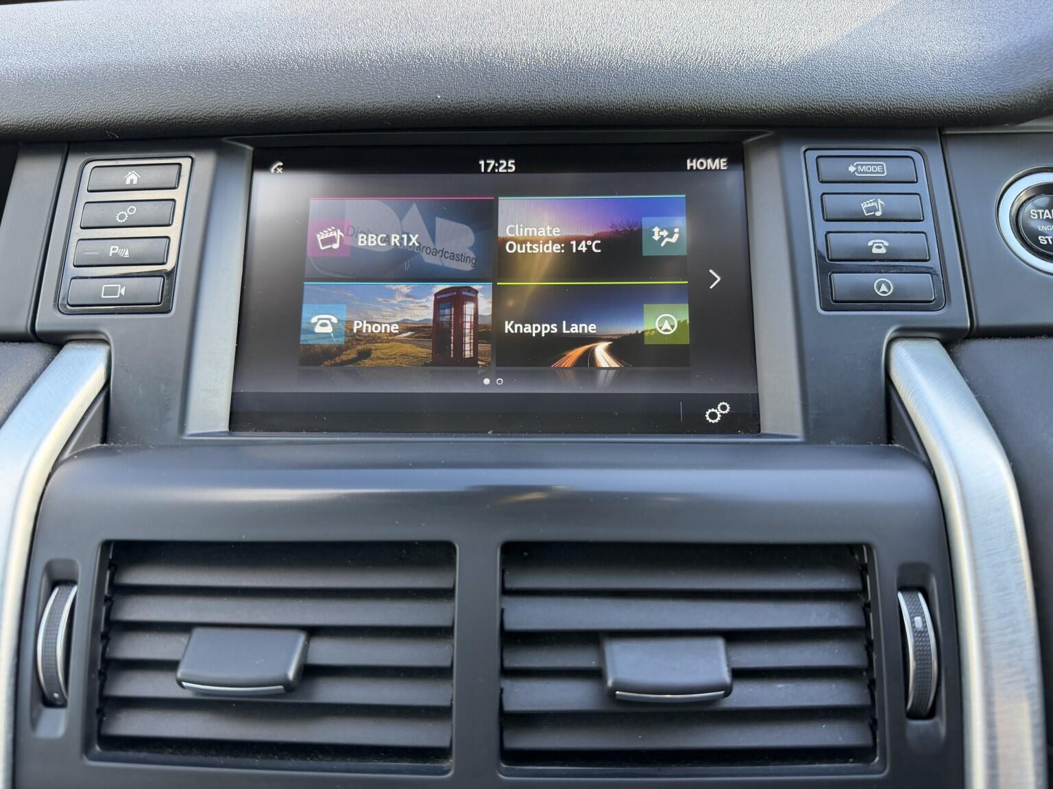 Land Rover Discovery Sport view 33