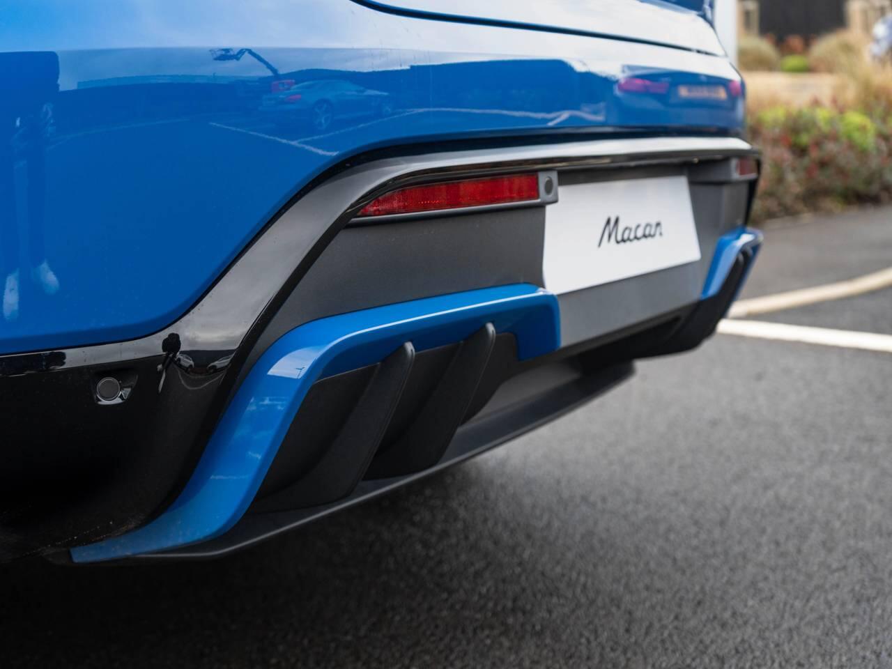 Porsche Macan view 14