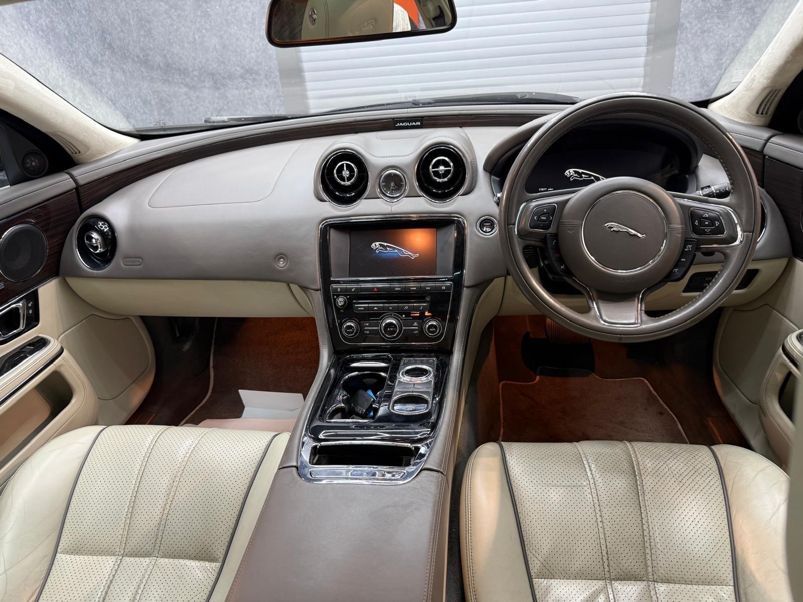 Jaguar XJ view 10