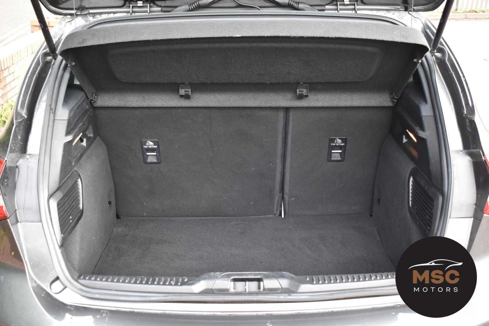 Ford Focus view 56