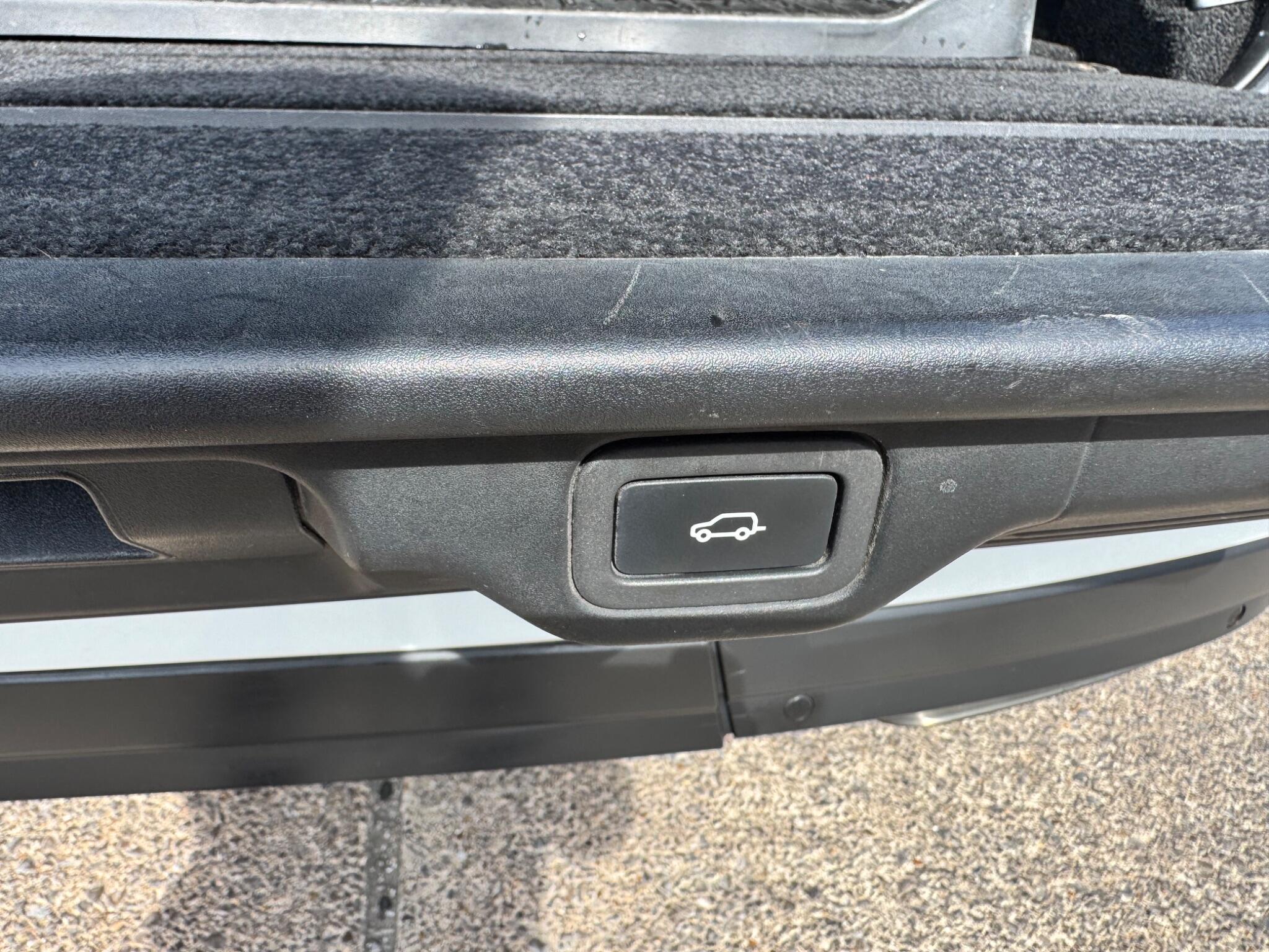 Land Rover Range Rover view 31