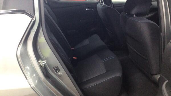 Nissan Leaf view 10
