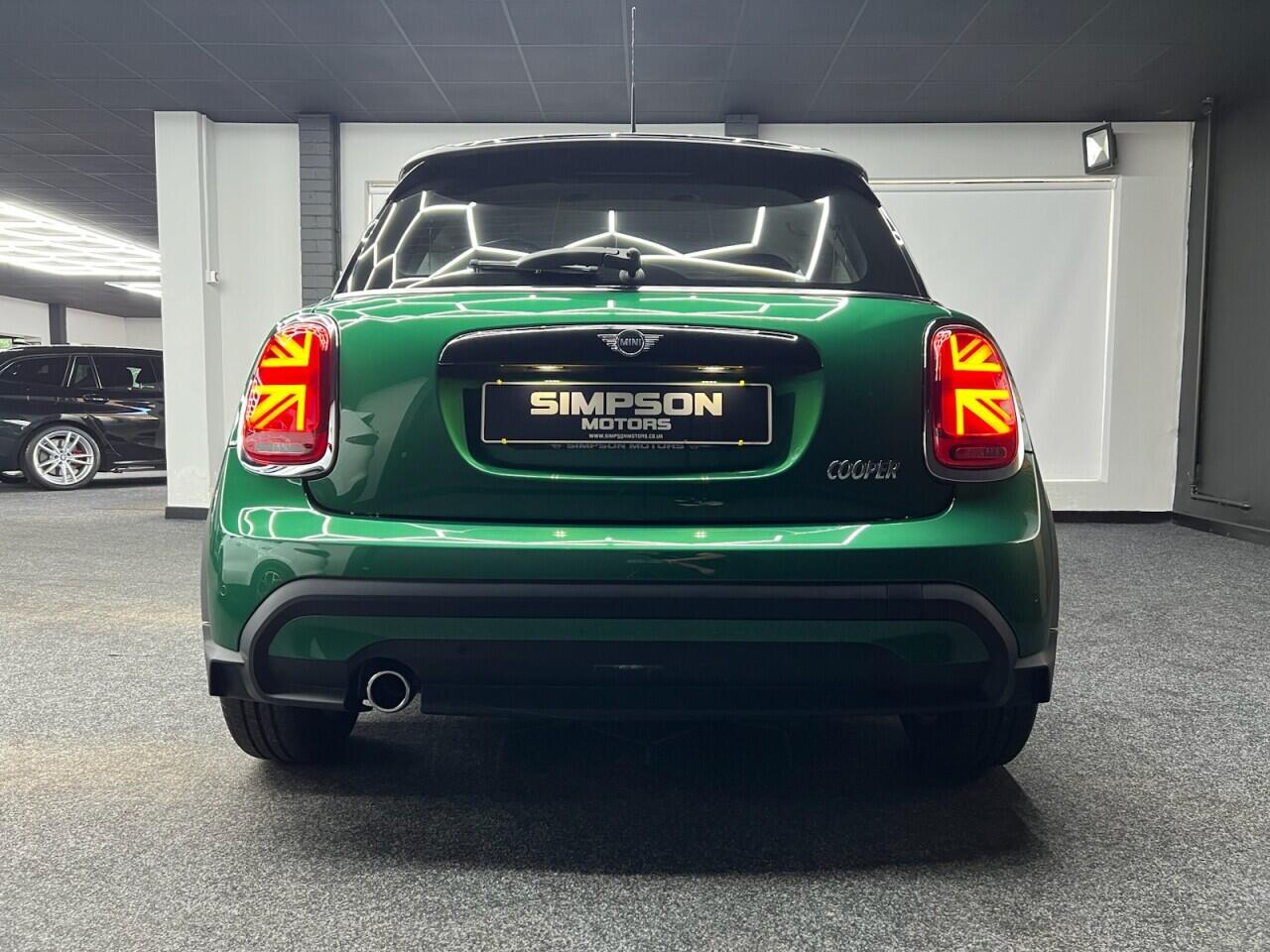 Mini Hatch view 10