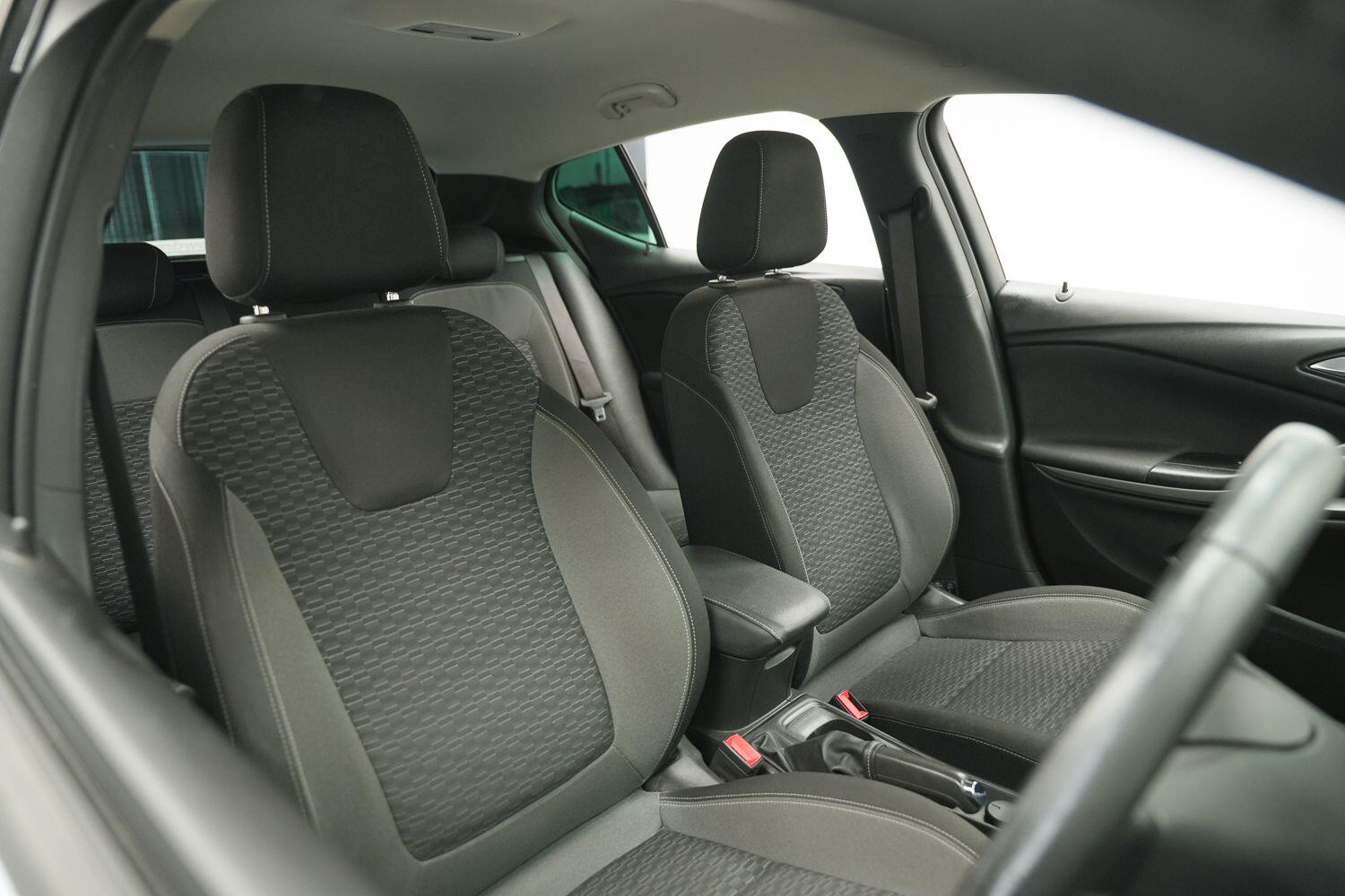 Vauxhall Astra view 7