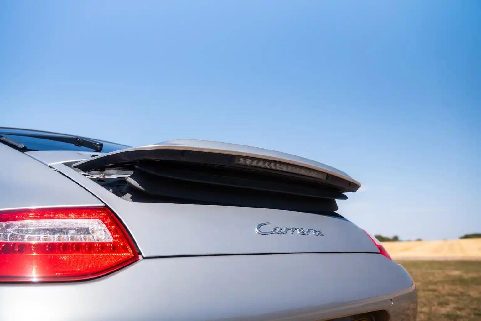 Porsche 911 view 10