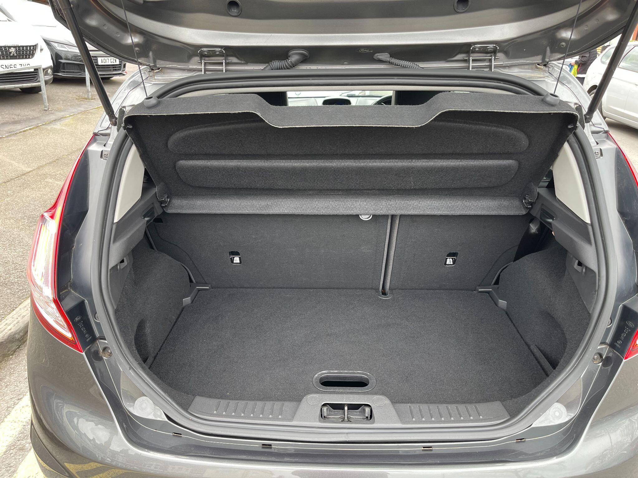 Ford Fiesta view 31