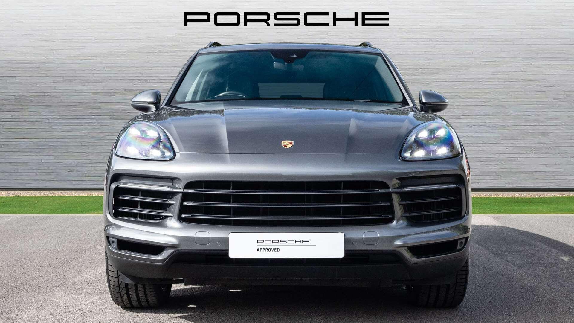 Porsche Cayenne view 9