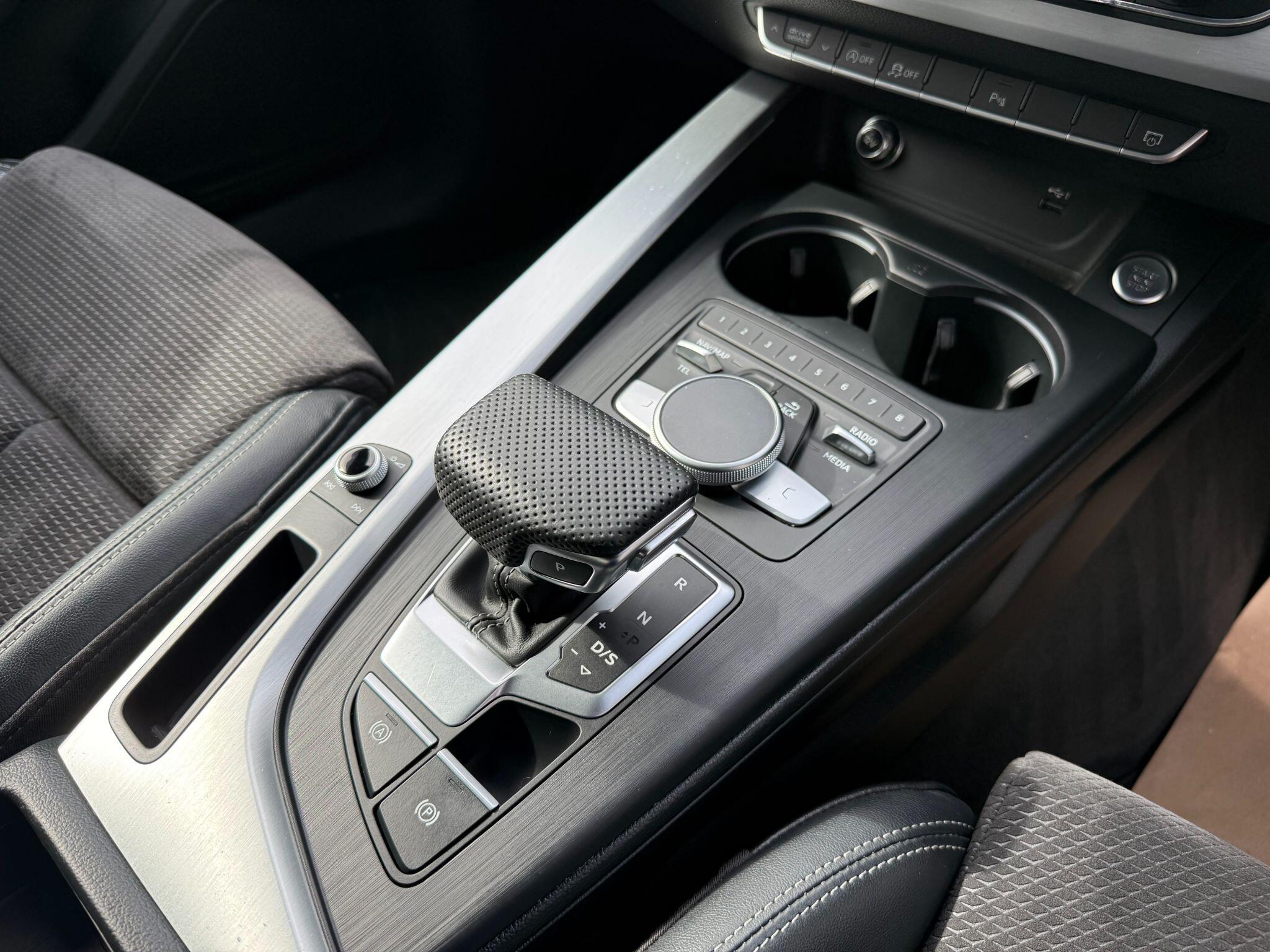 Audi A4 view 32