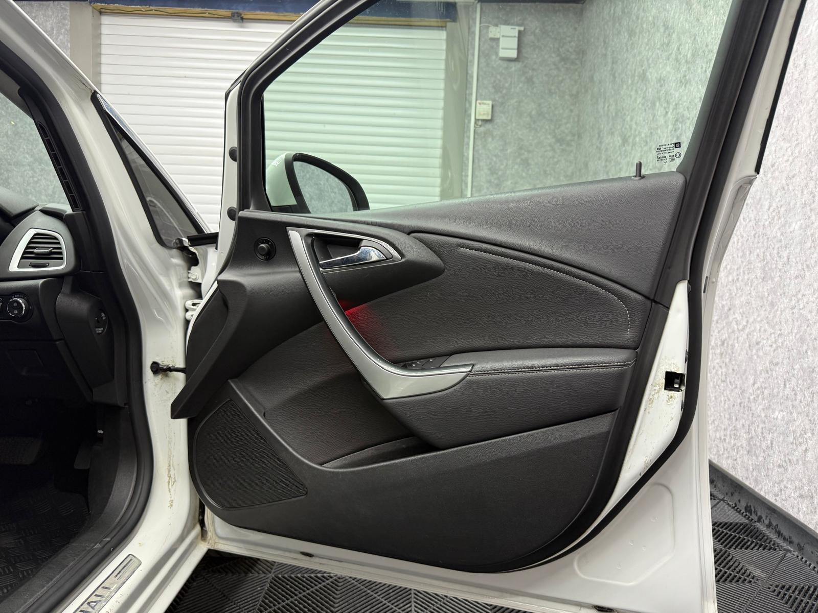 Vauxhall Astra view 21