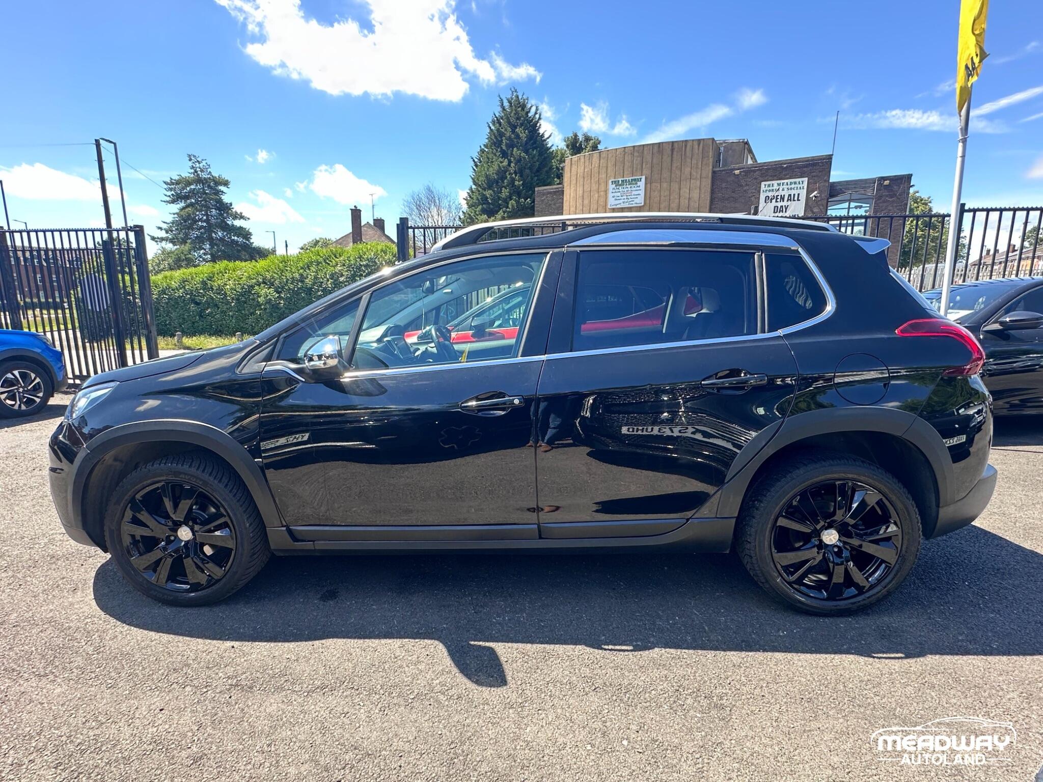 Peugeot 2008 view 6