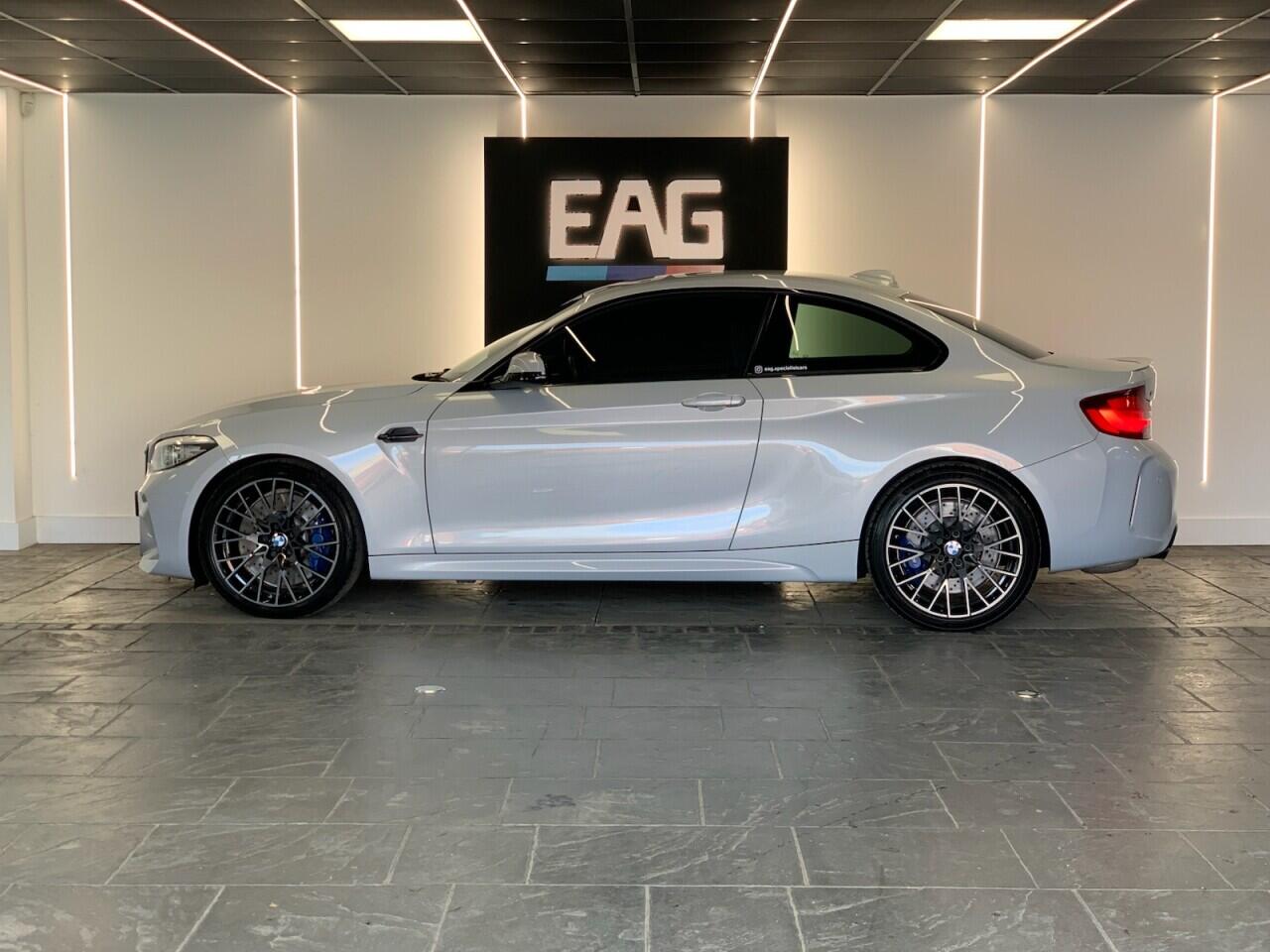 BMW M2 view 3