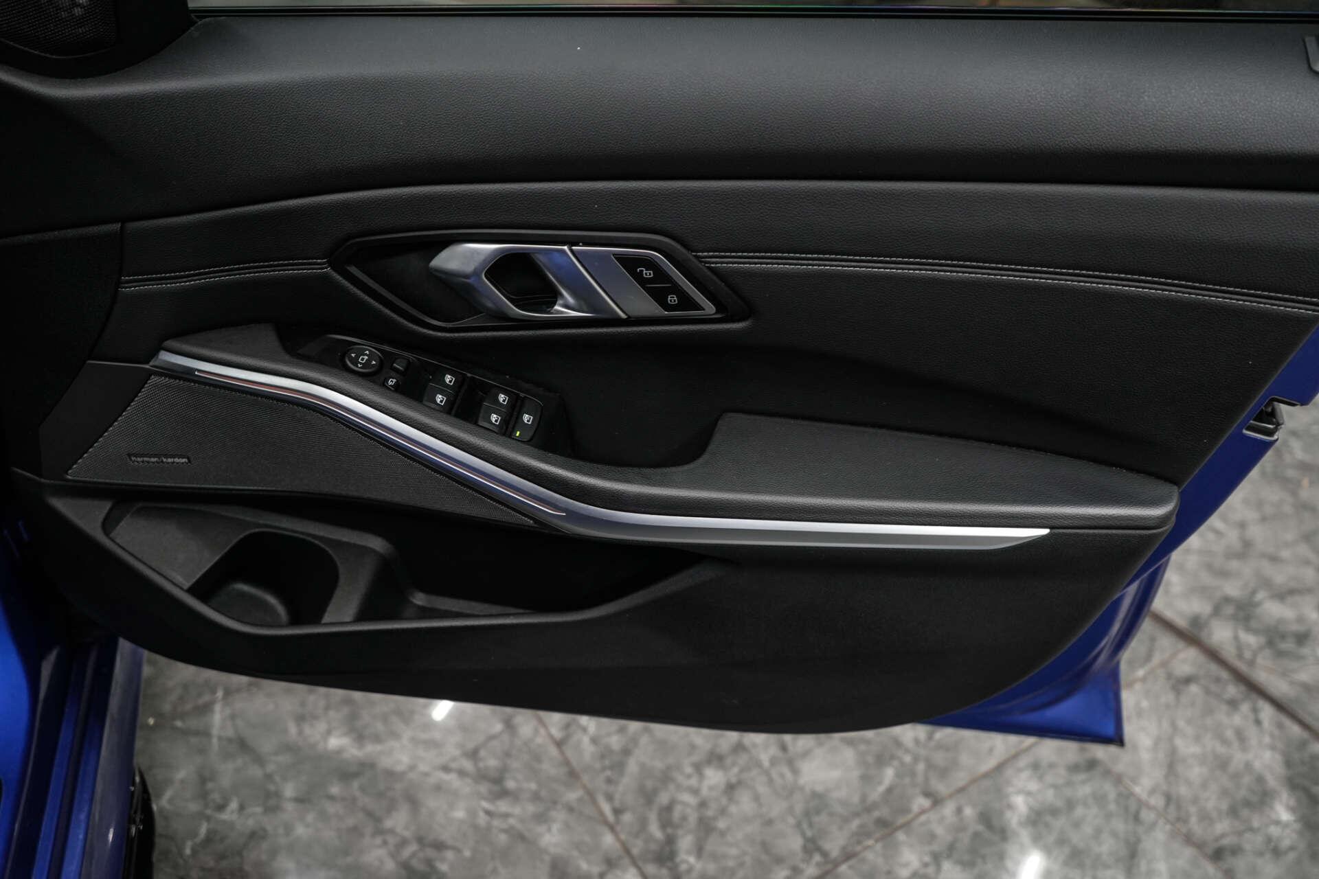 BMW 3 Series view 20