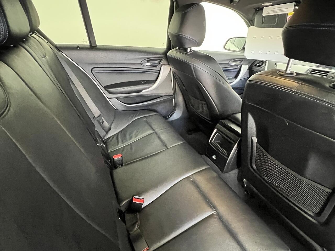 BMW 1 Series view 16