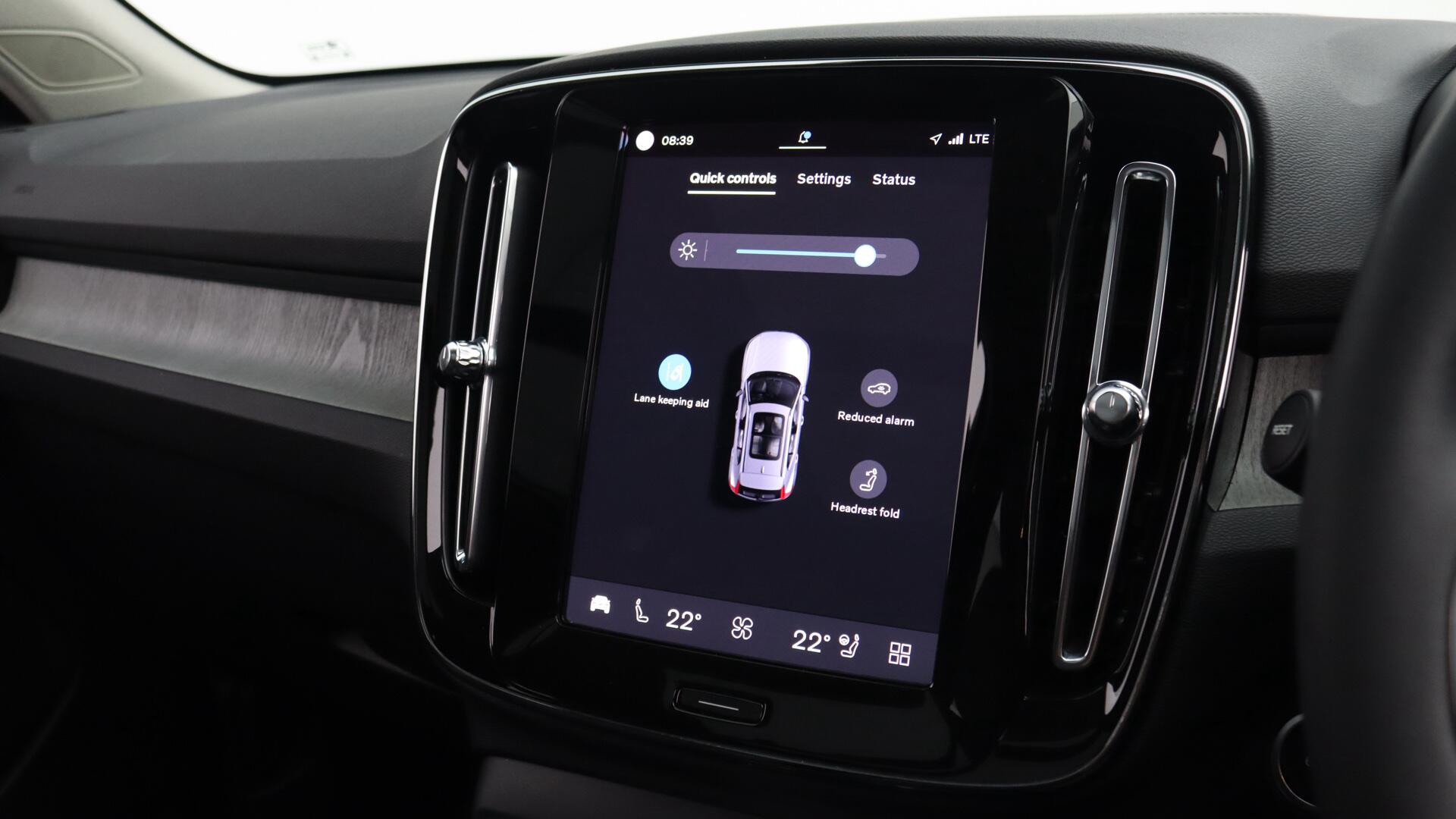 Volvo XC40 view 38