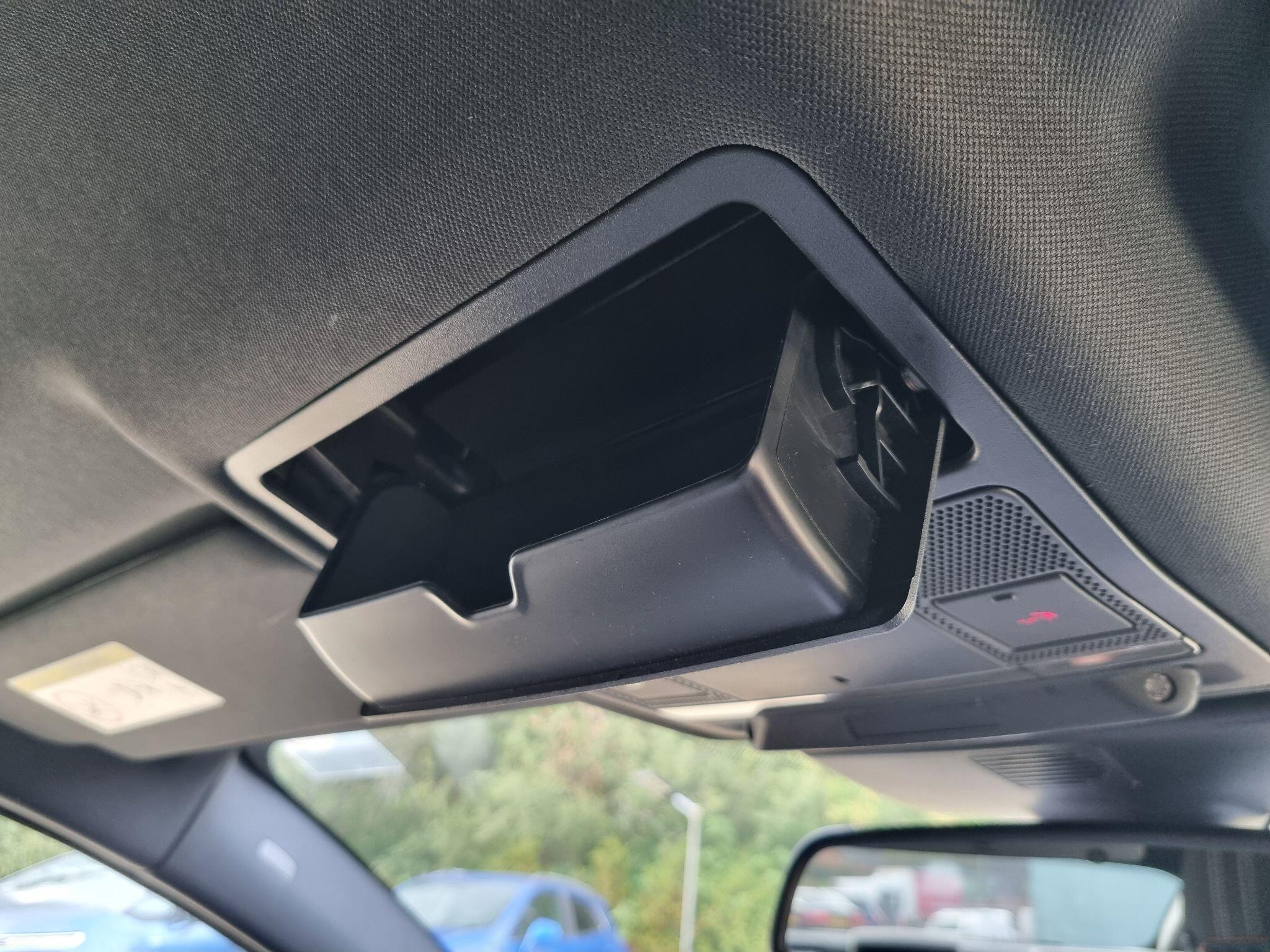 Jaguar Xe view 33