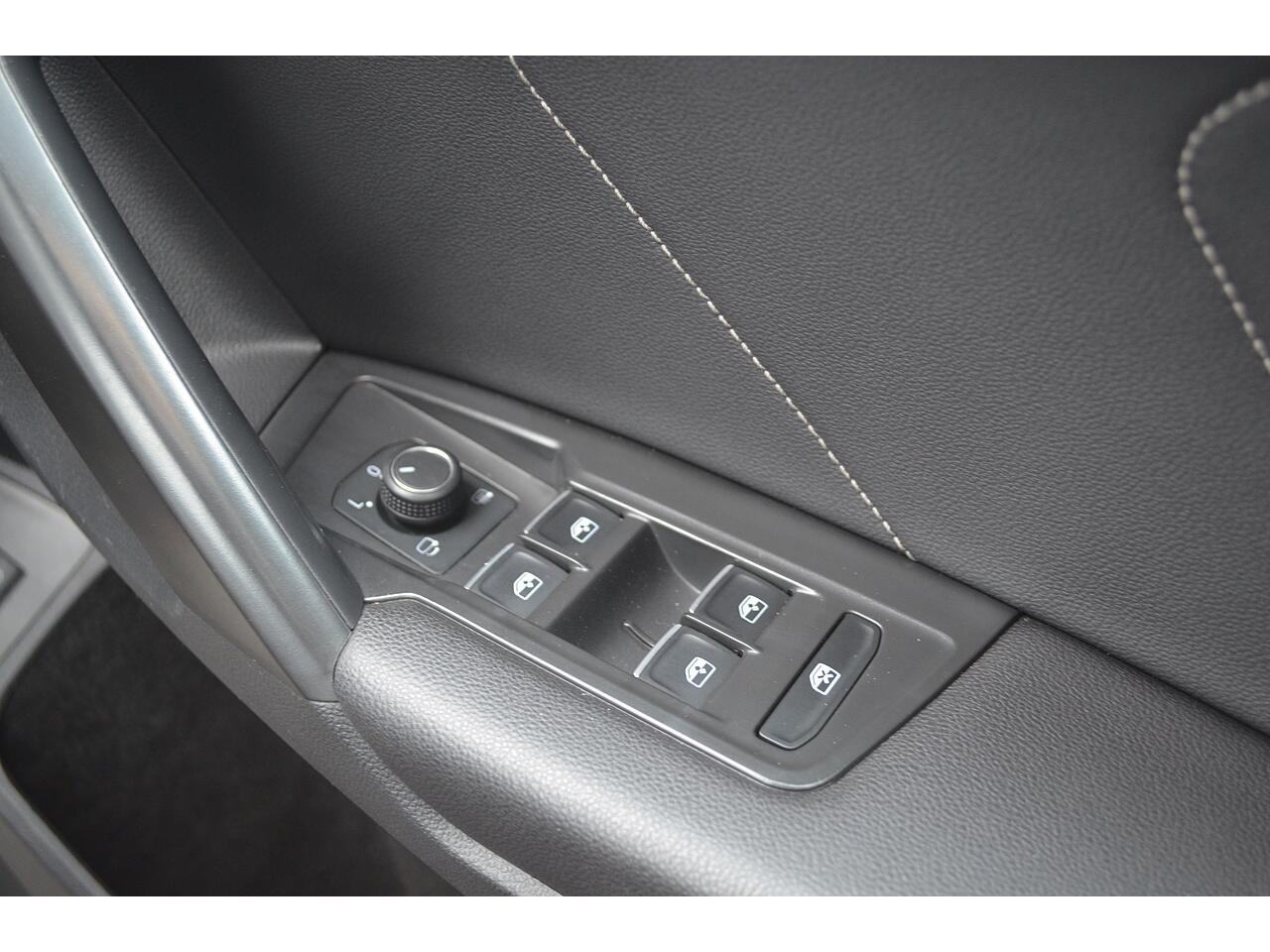 Volkswagen Tiguan Allspace view 26
