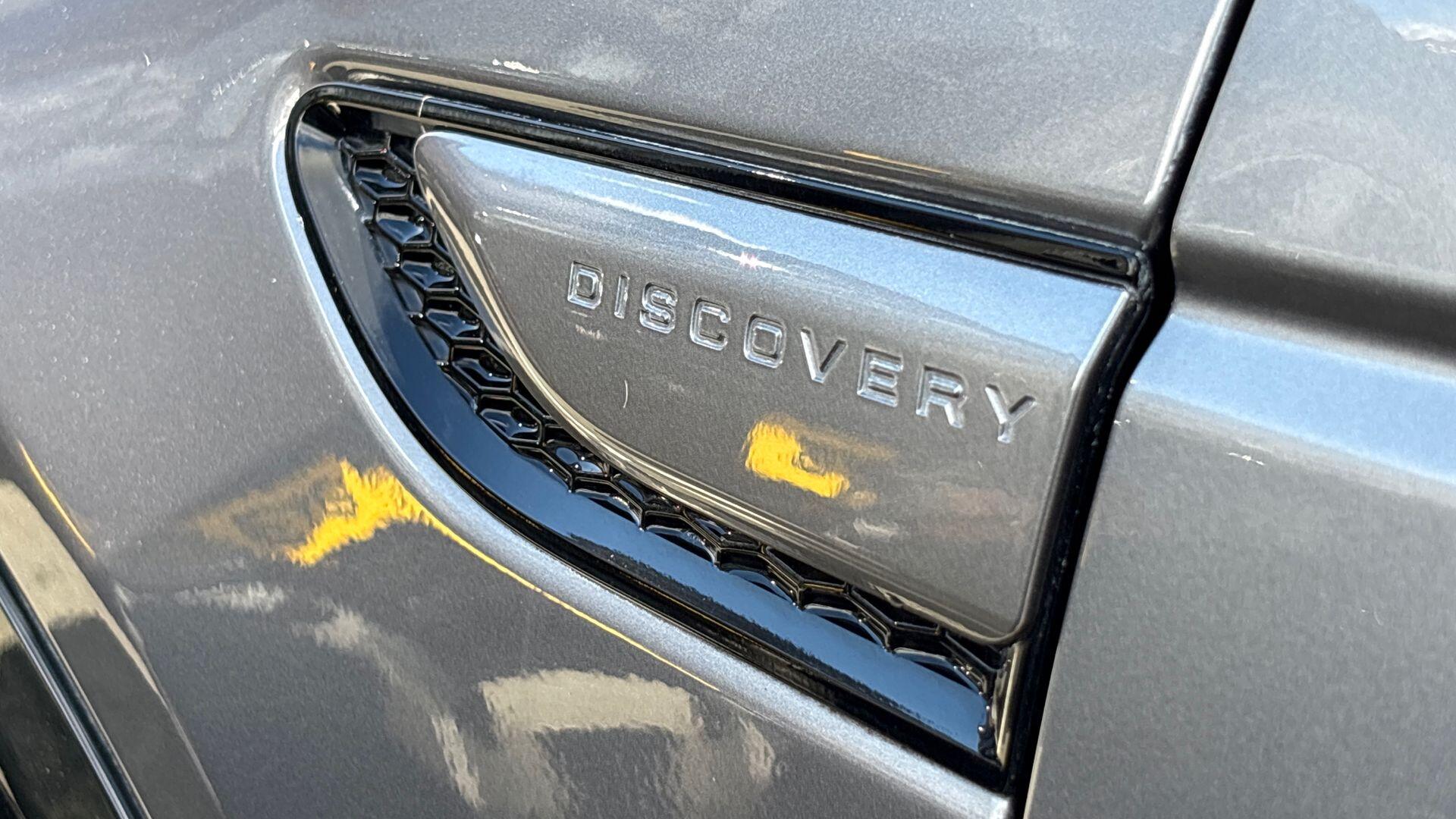 Land Rover Discovery Sport view 23