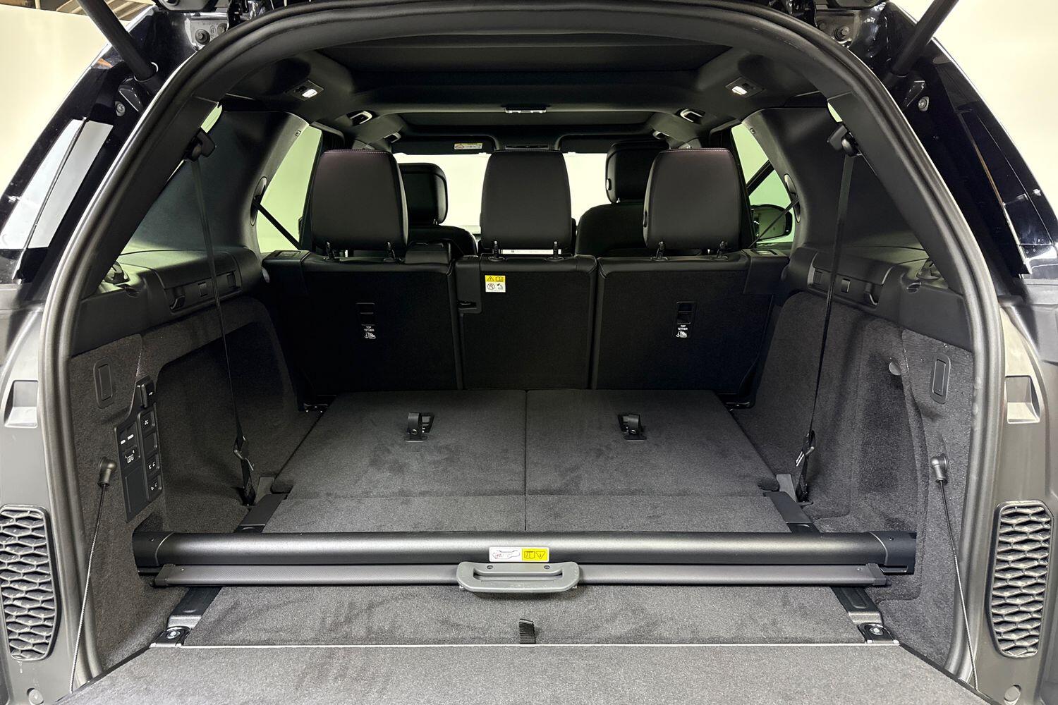 Land Rover Discovery view 17