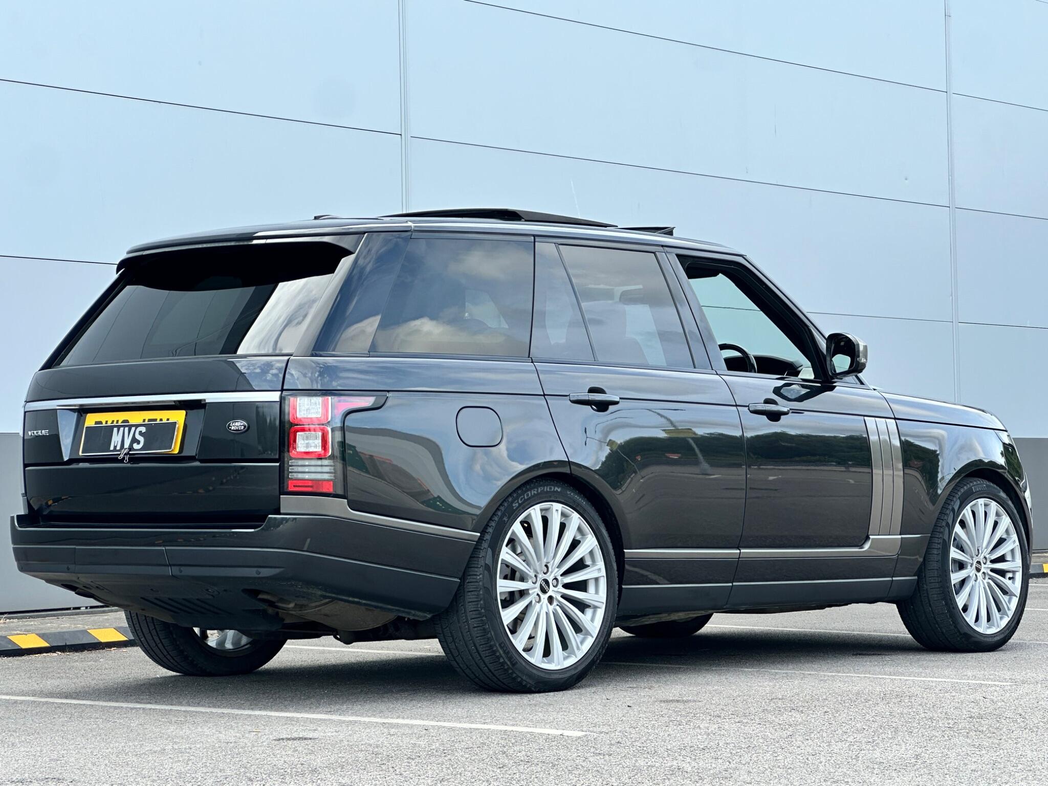 Land Rover Range Rover view 10