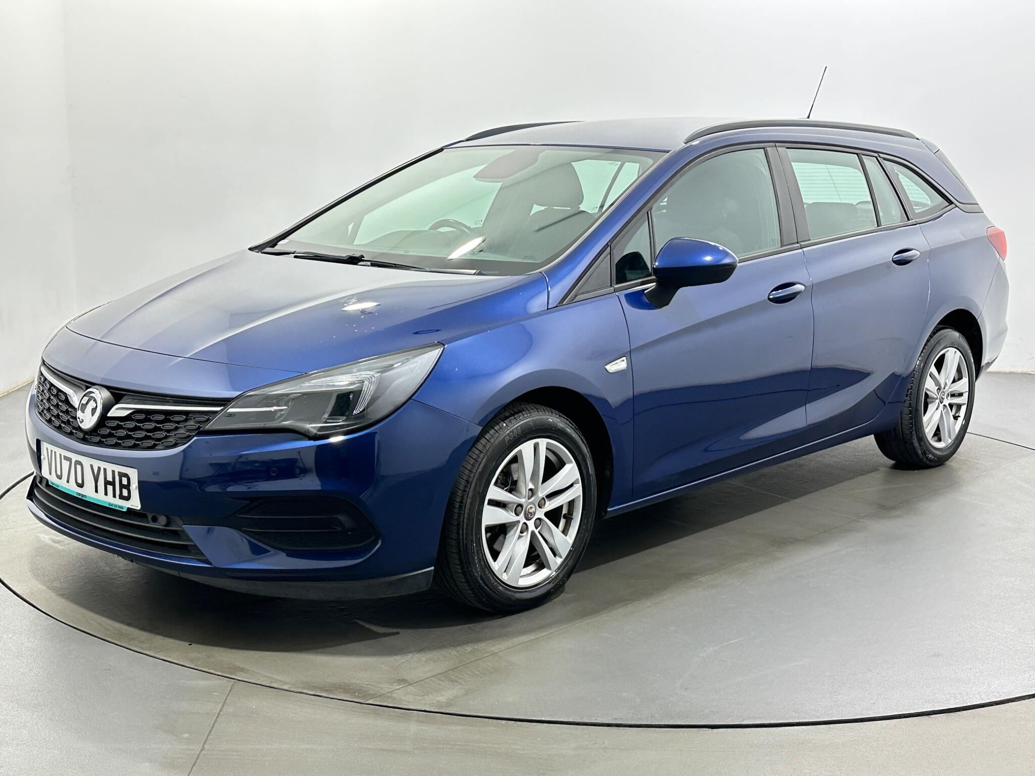 Vauxhall Astra view 4