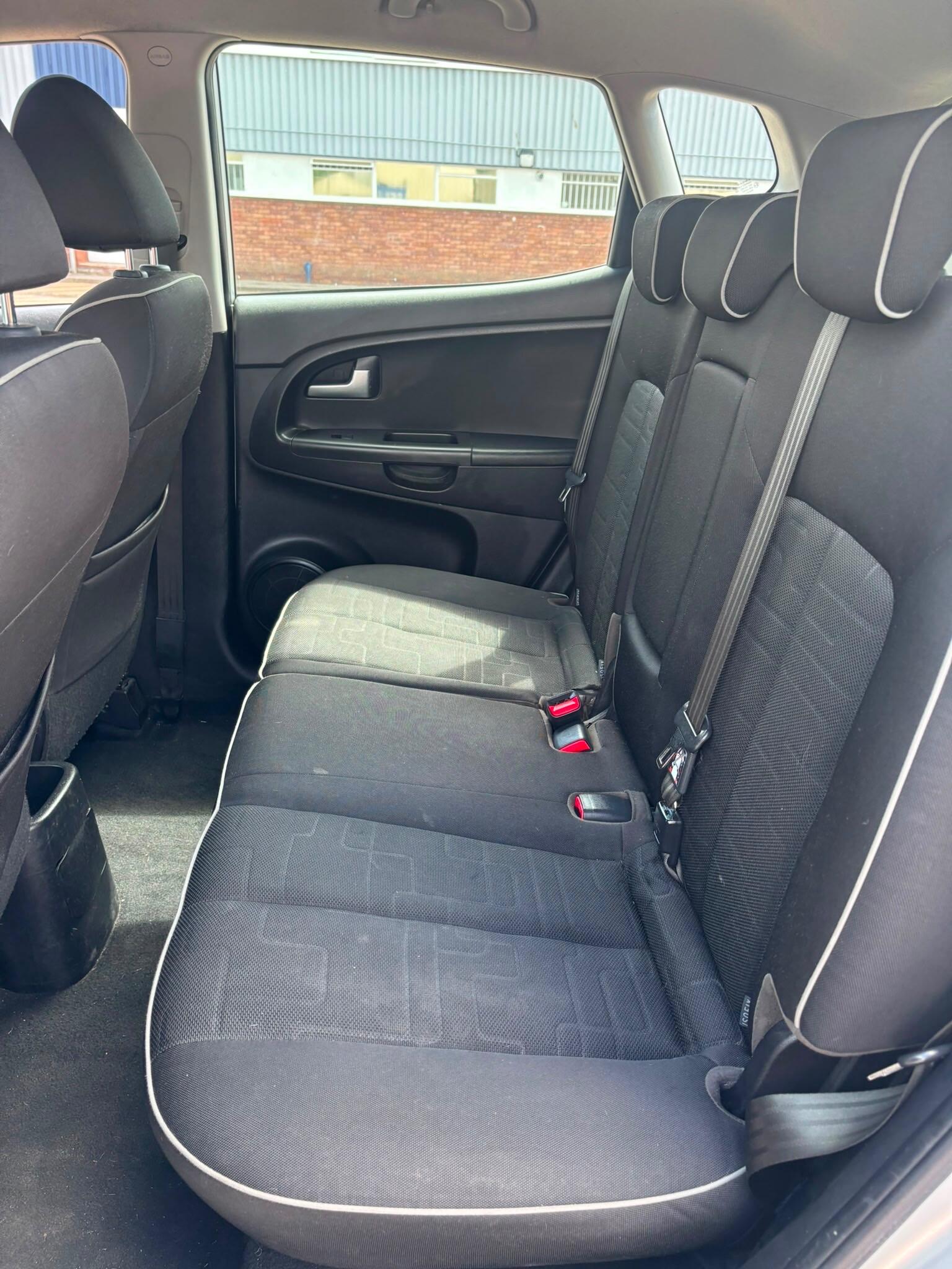 Kia Venga view 29