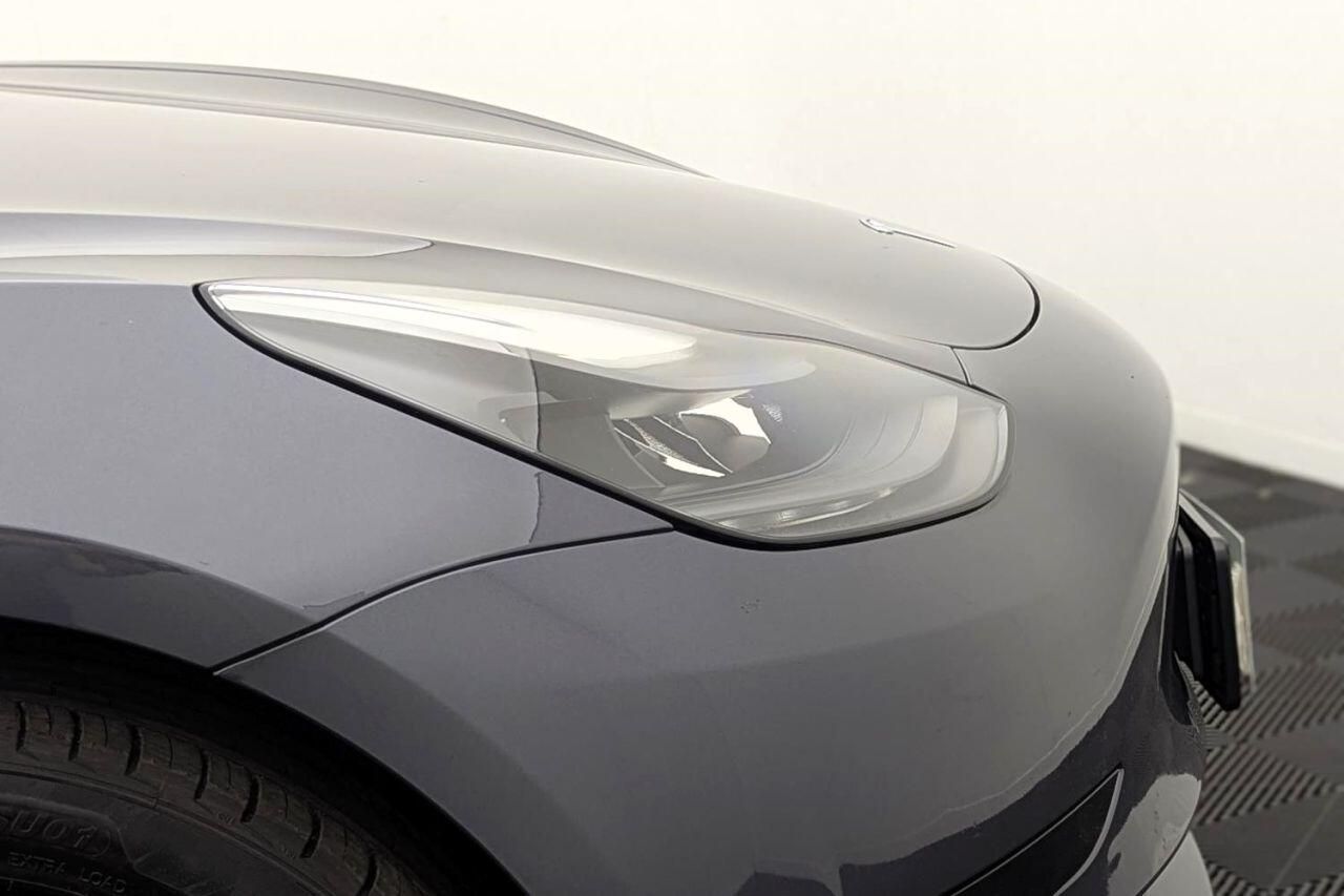 Tesla Model 3 view 41