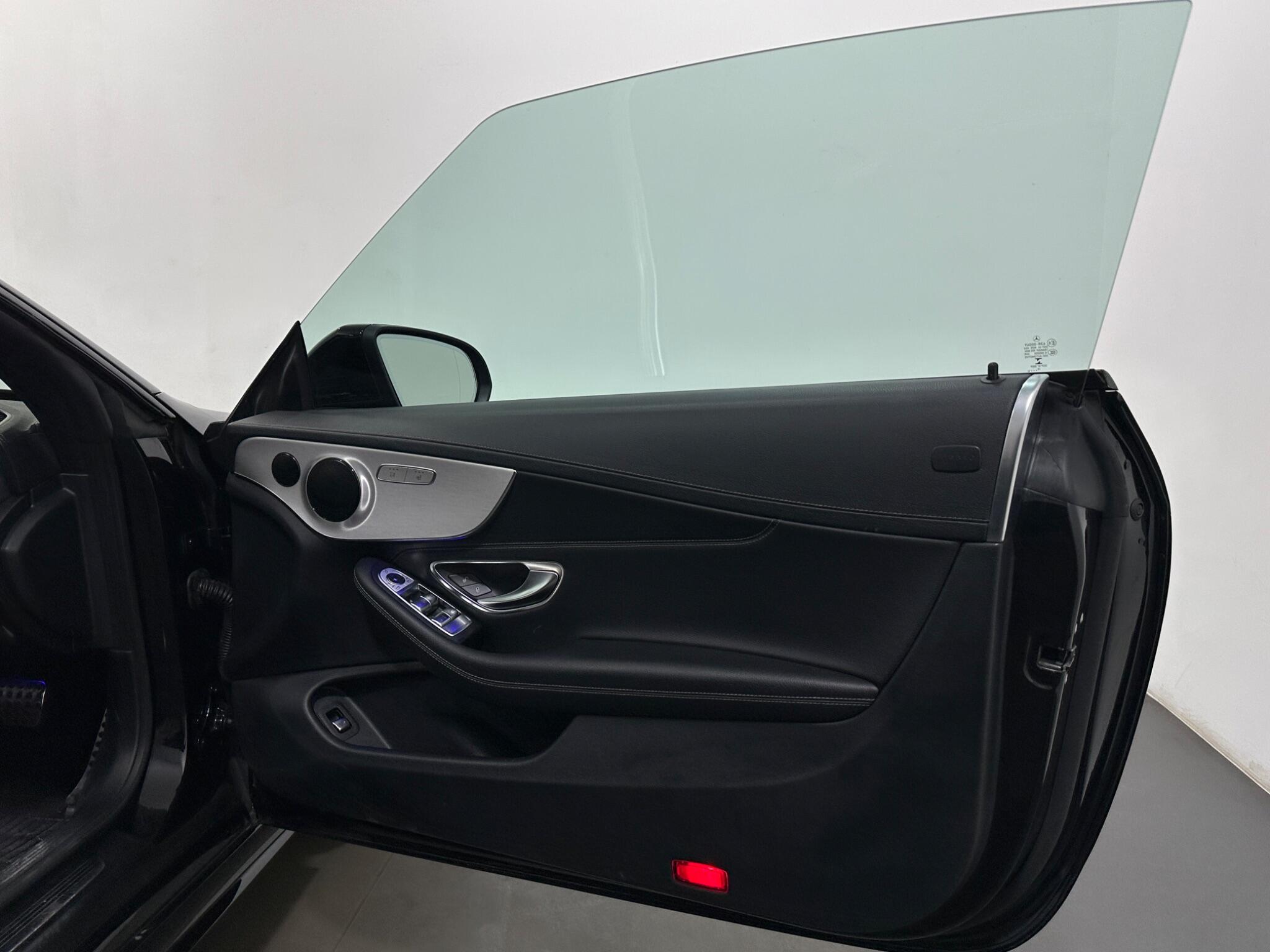 Mercedes-Benz C Class view 35