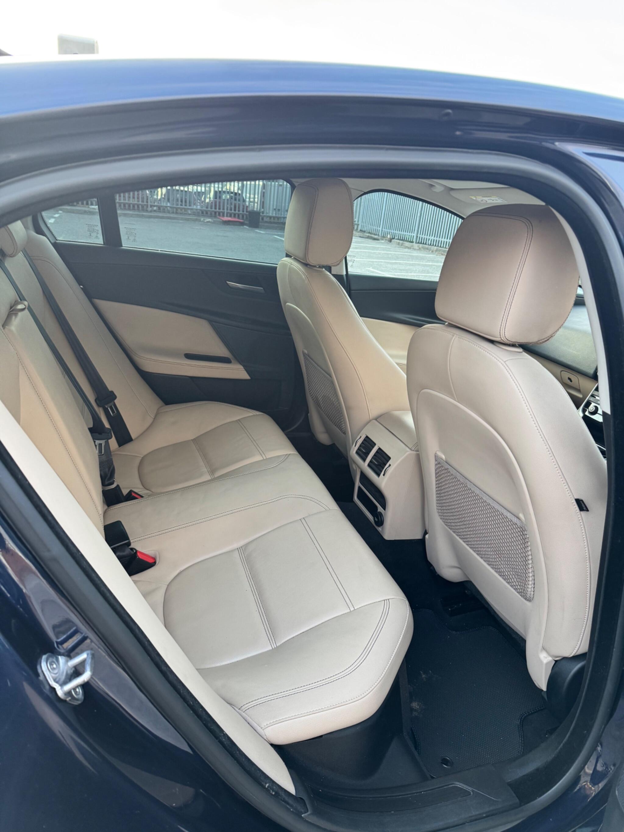 Jaguar Xe view 27