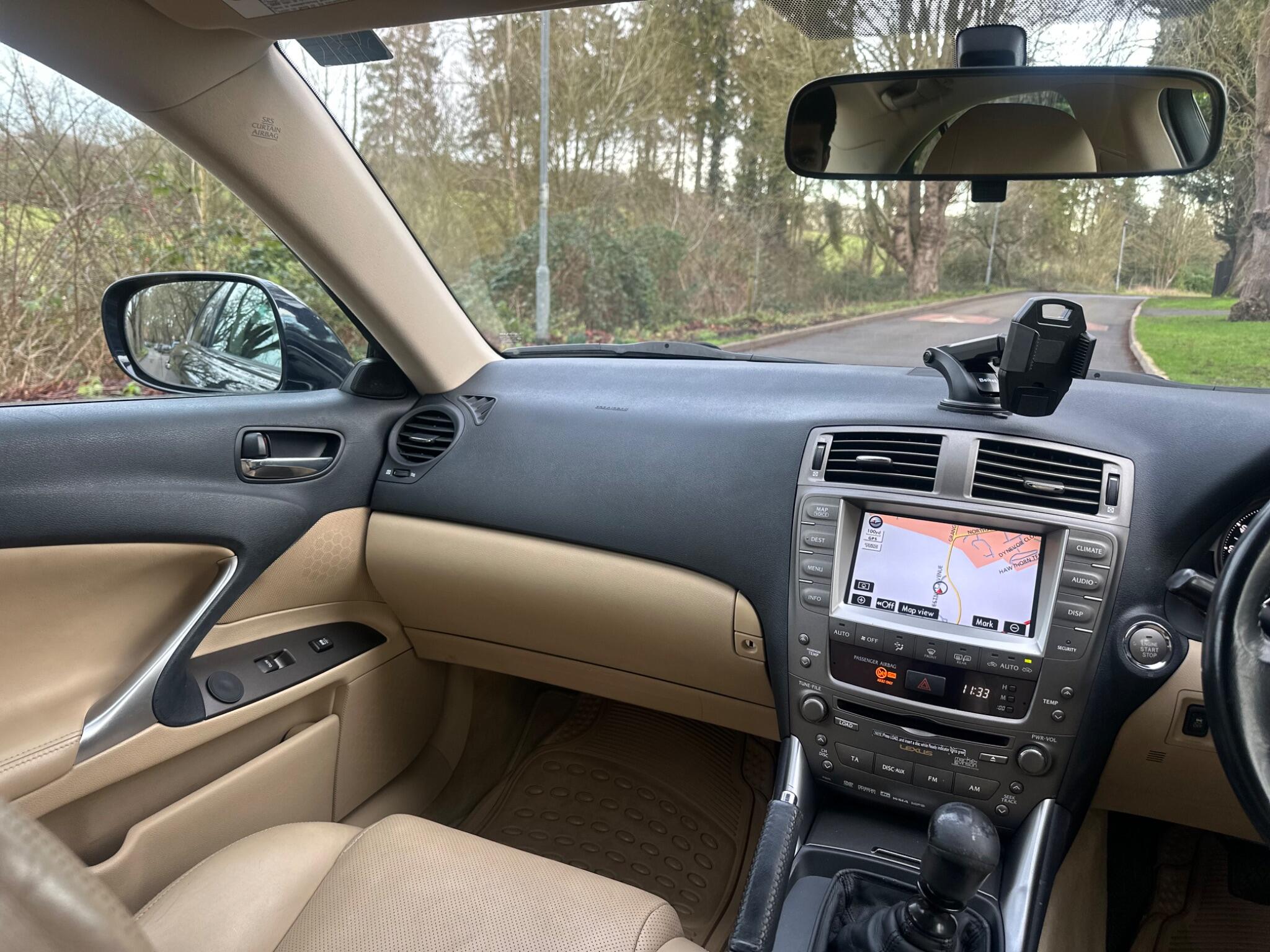 2008 Lexus IS image 24