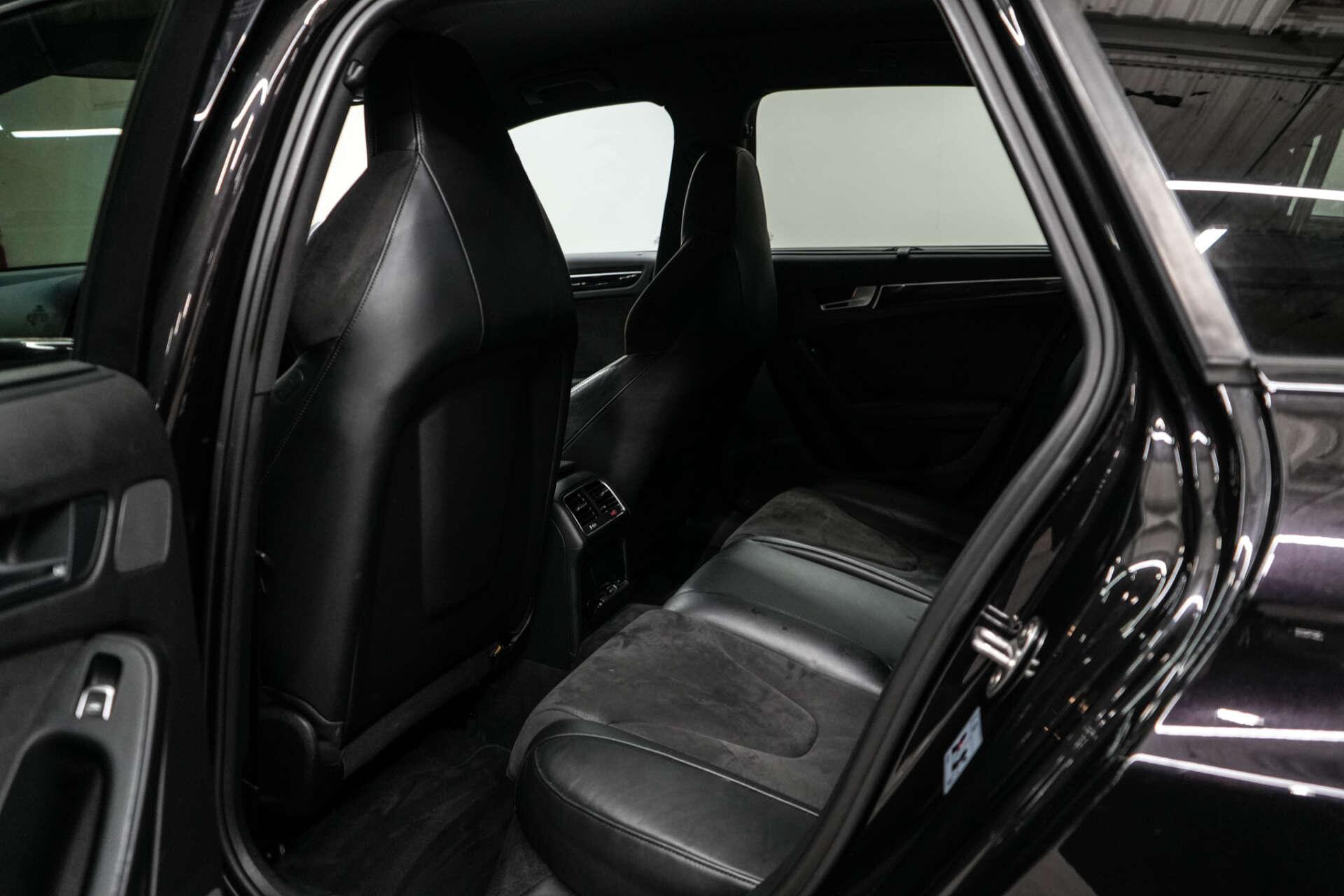 Audi RS4 view 26
