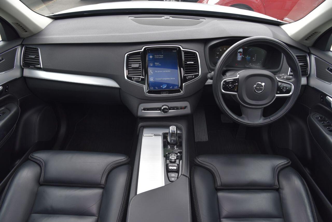 Volvo XC90 view 2