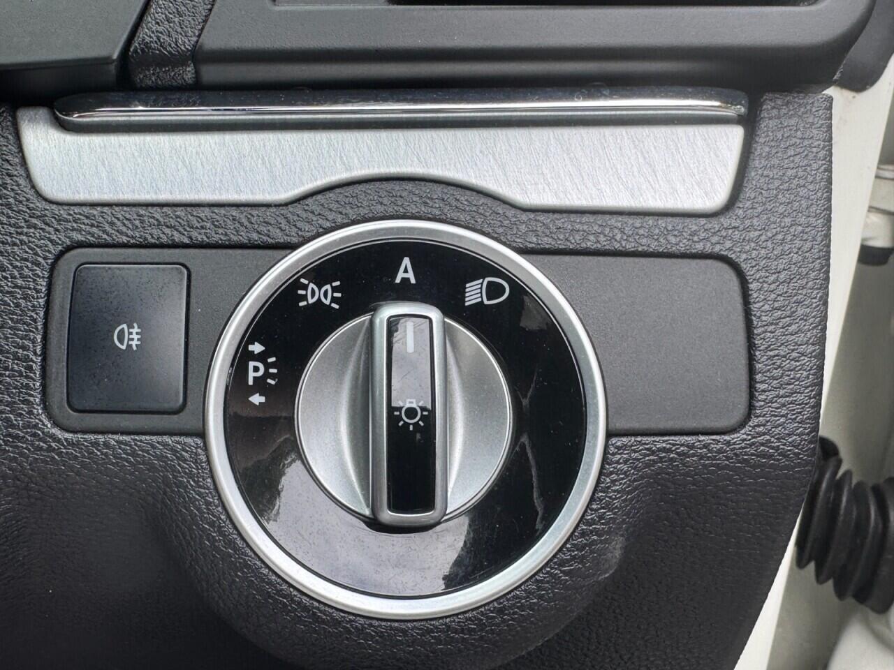 Mercedes-Benz E-Class view 24