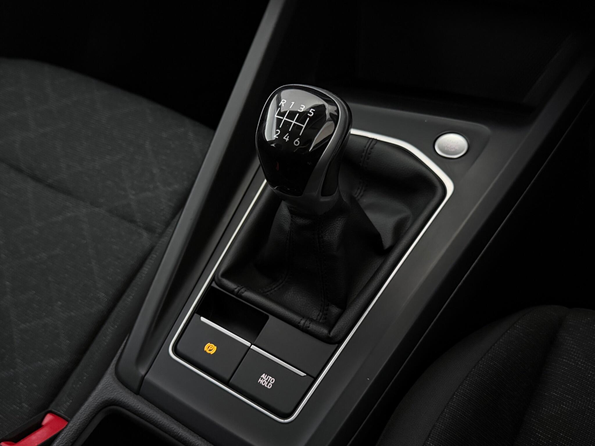 Volkswagen Golf view 19