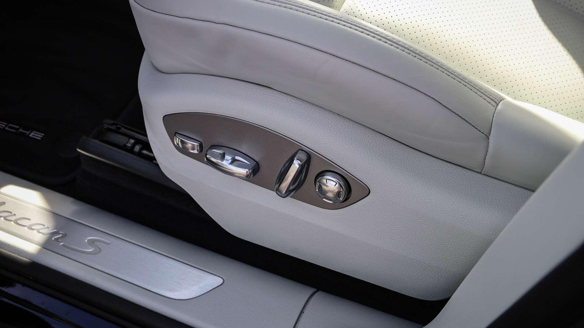 Porsche Macan view 22