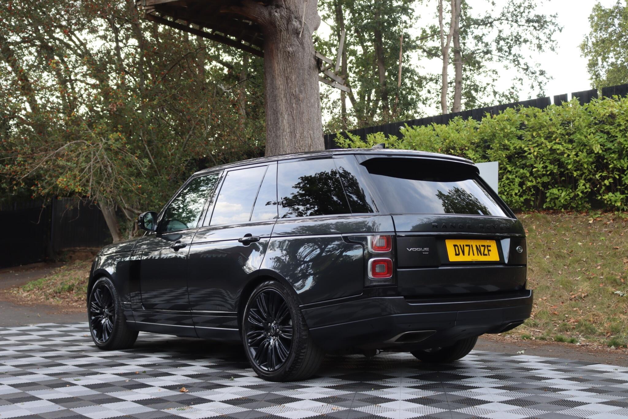 Land Rover Range Rover view 21