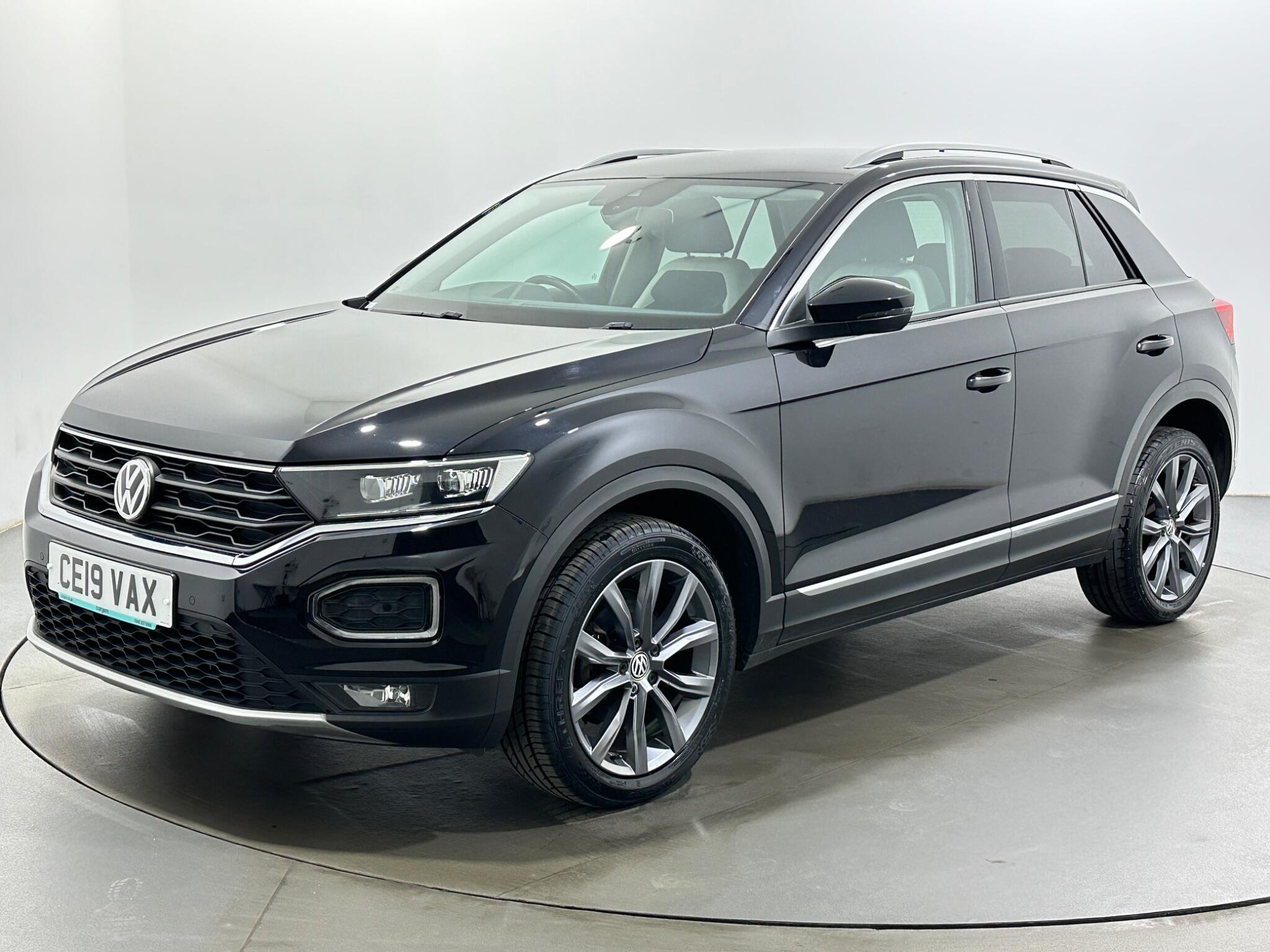 Volkswagen T-Roc view 4