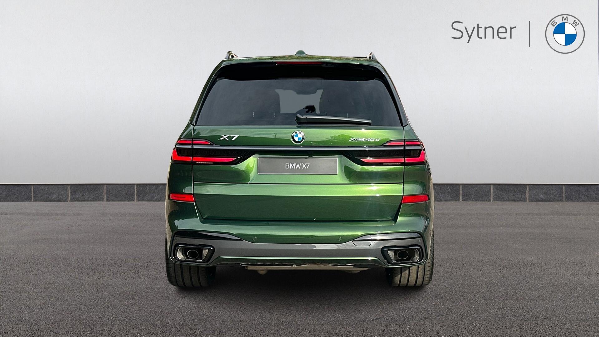 BMW X7 view 15
