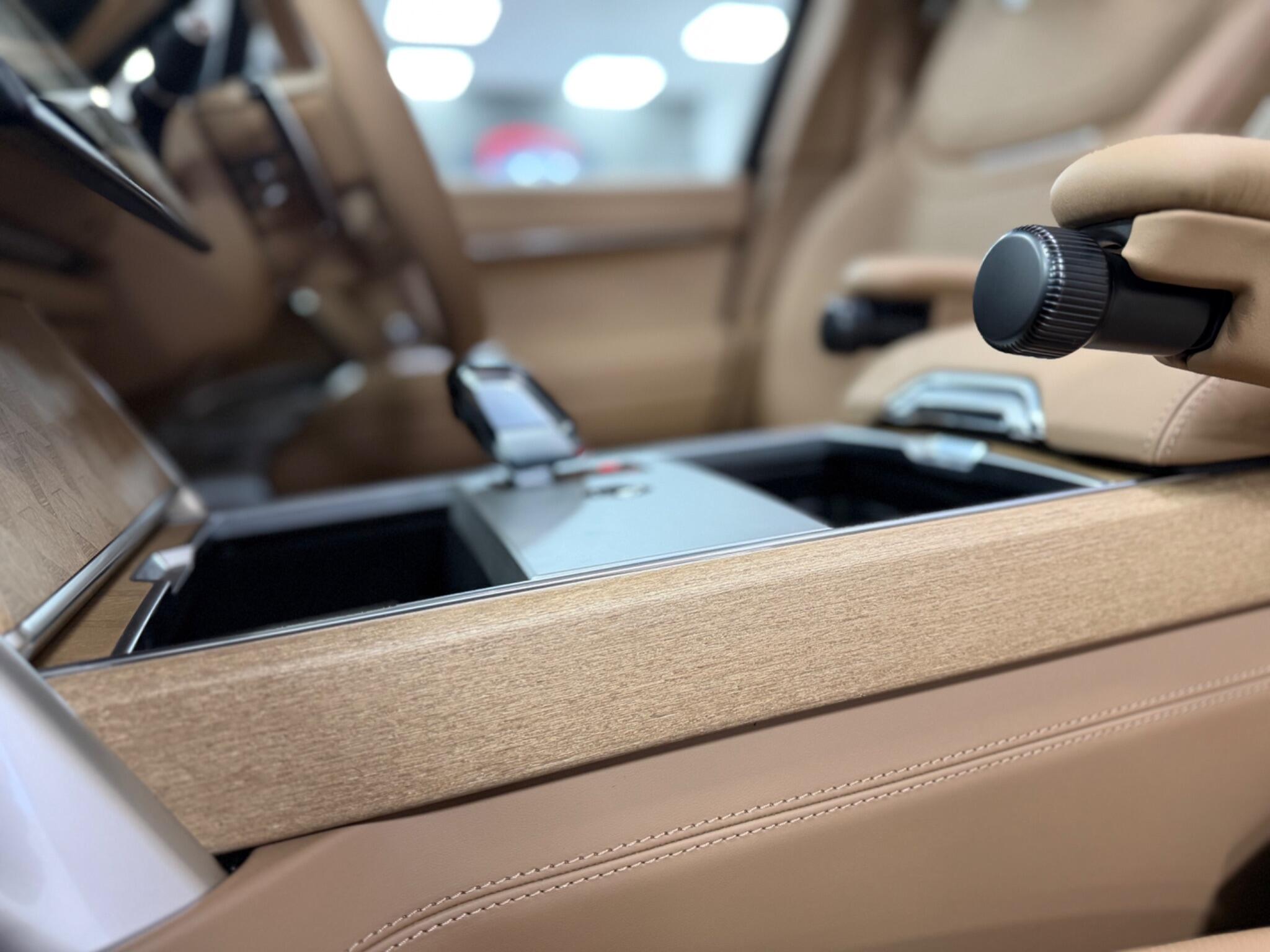 Land Rover Range Rover view 40