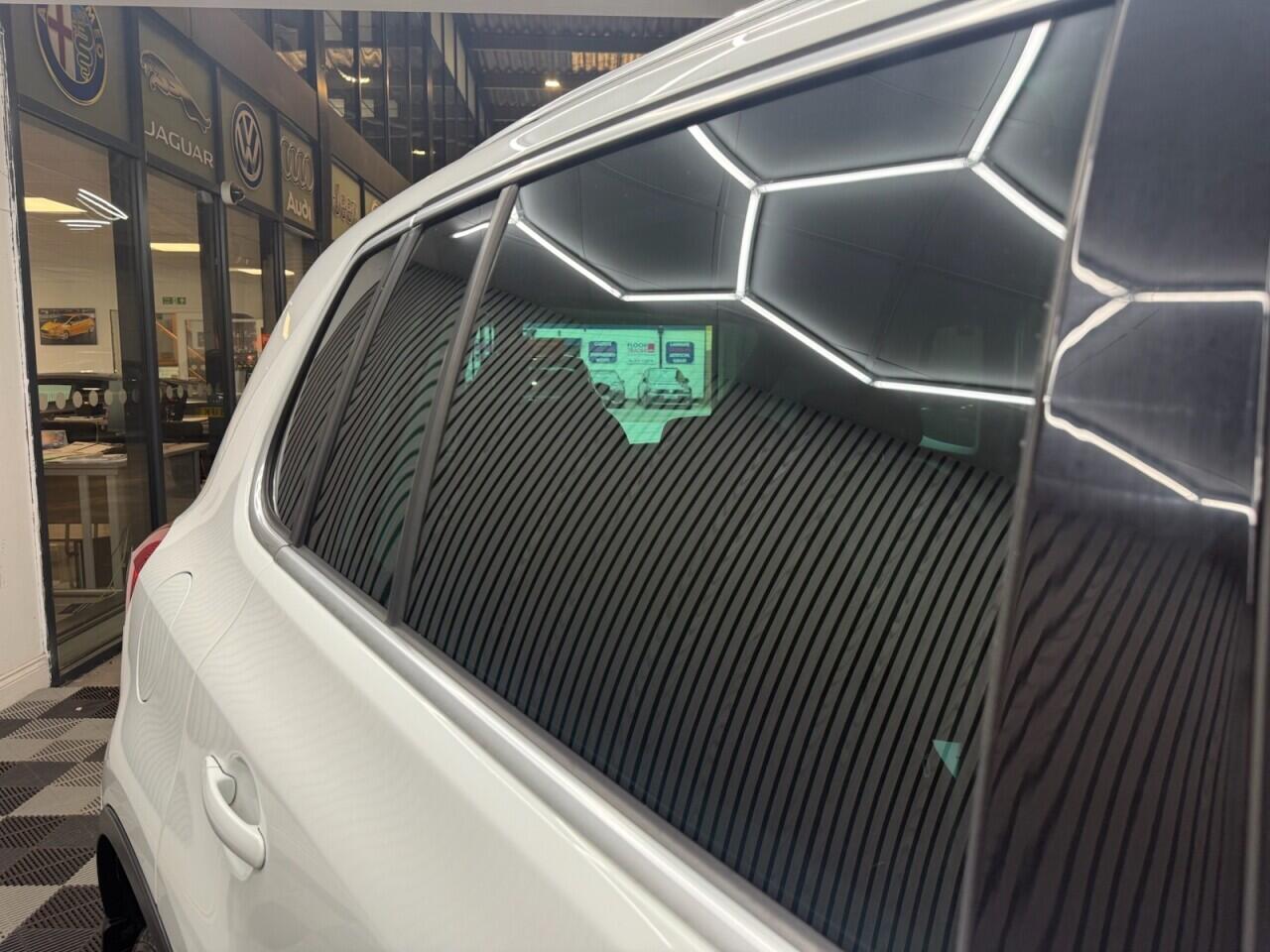 Volkswagen Tiguan view 28