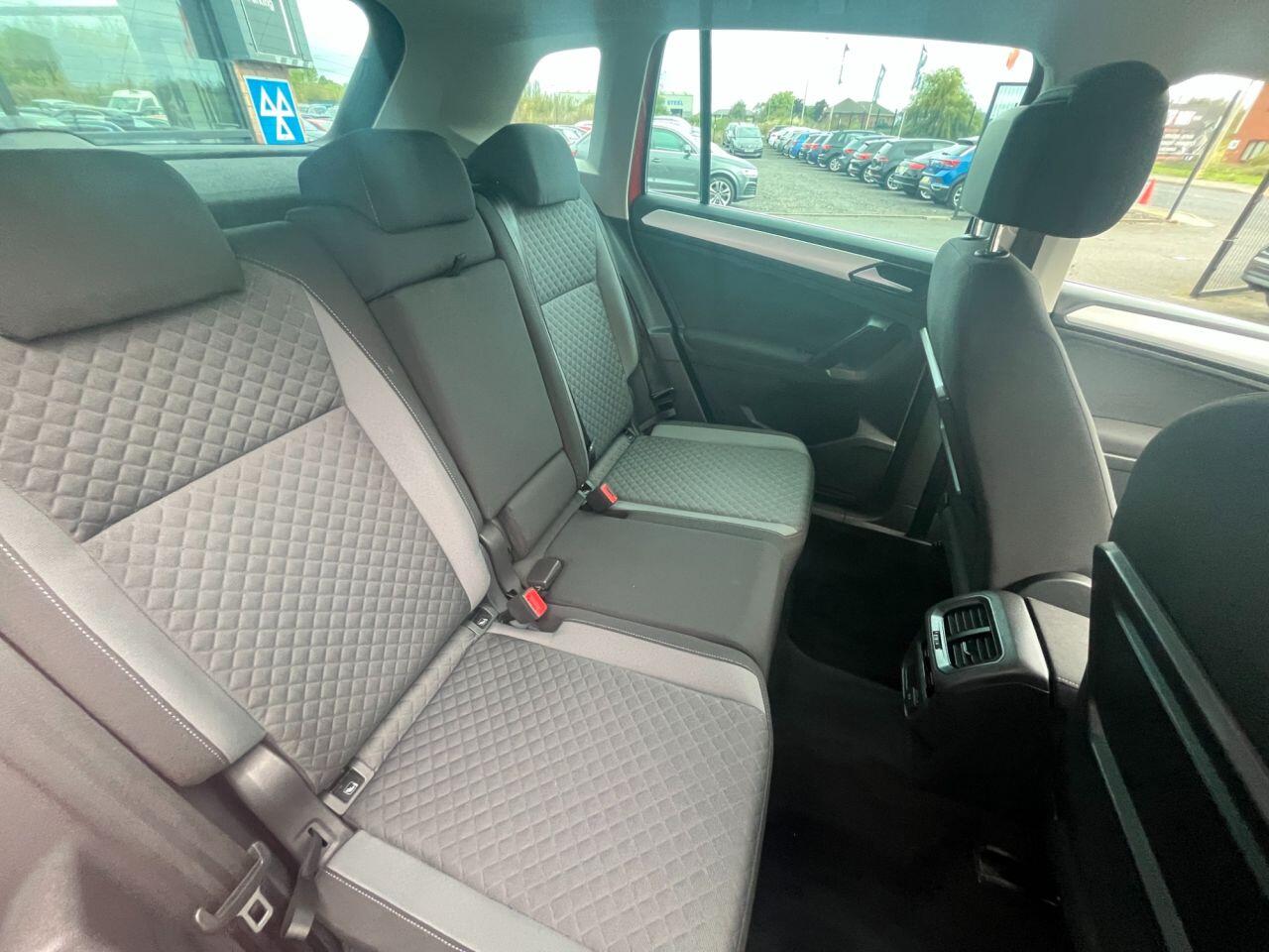 Volkswagen Tiguan view 14