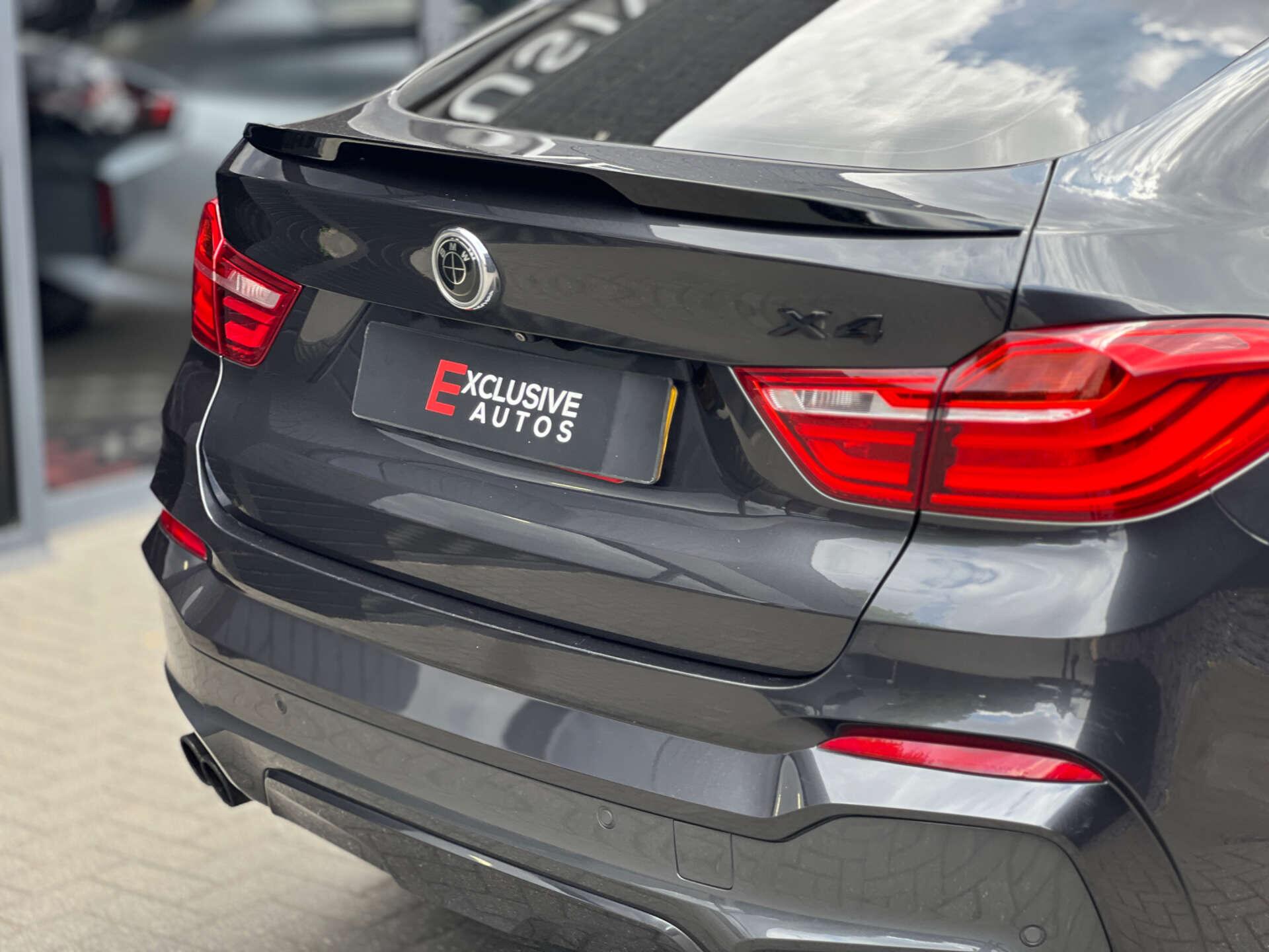 BMW X4 view 10