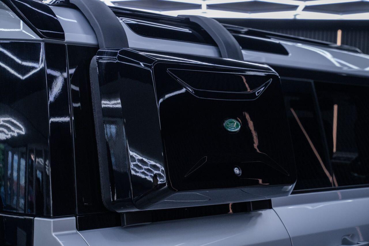 Land Rover Defender view 11