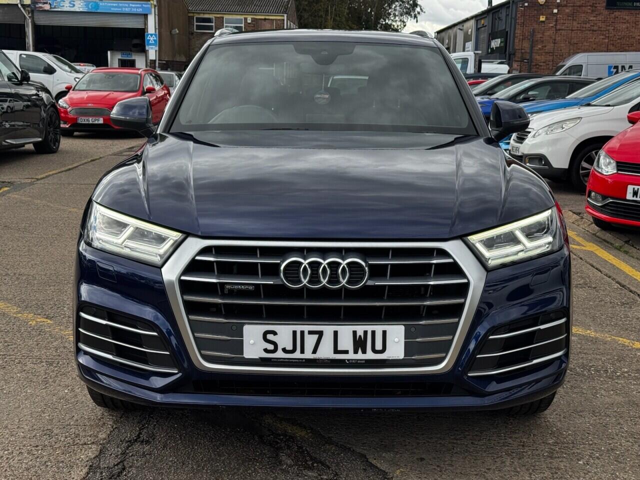 Audi Q5 view 13