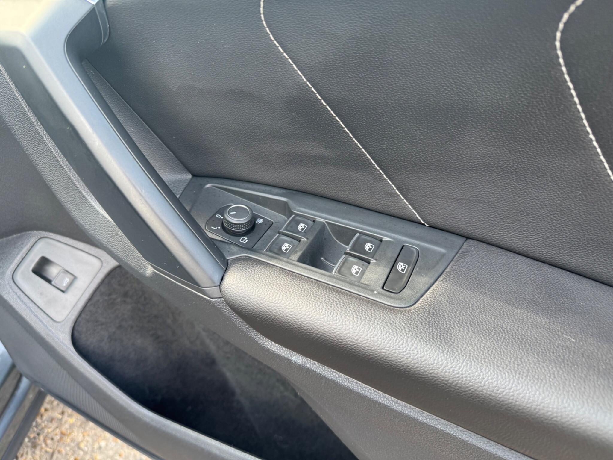 Volkswagen Tiguan view 31