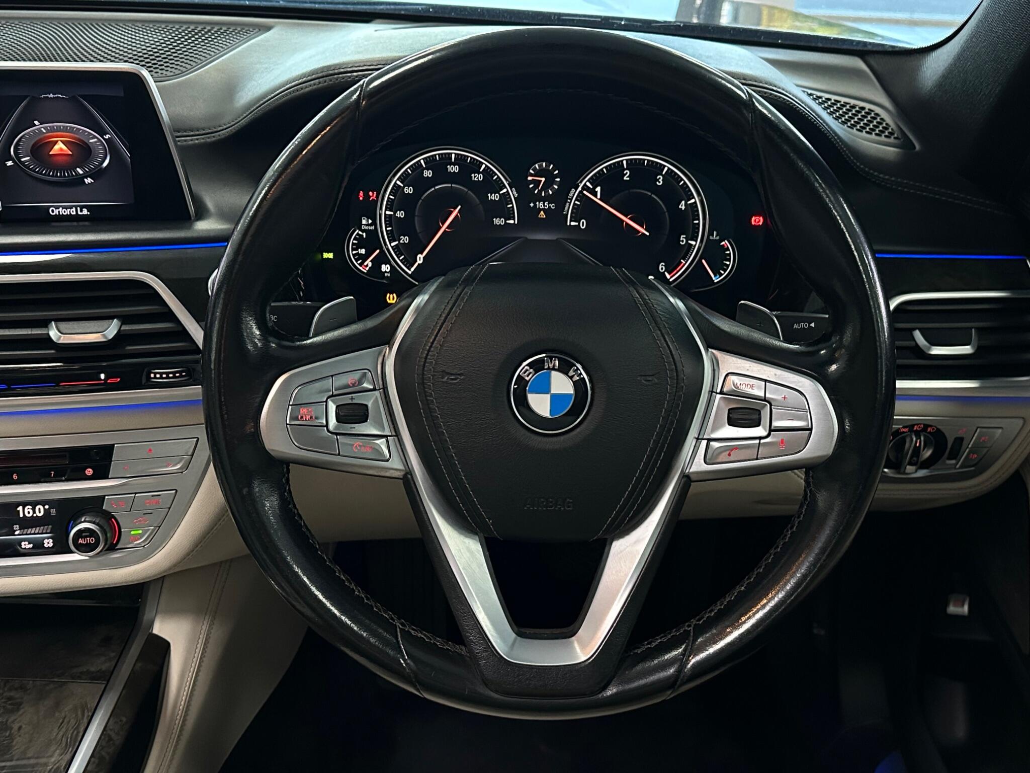 BMW 7 Series view 18