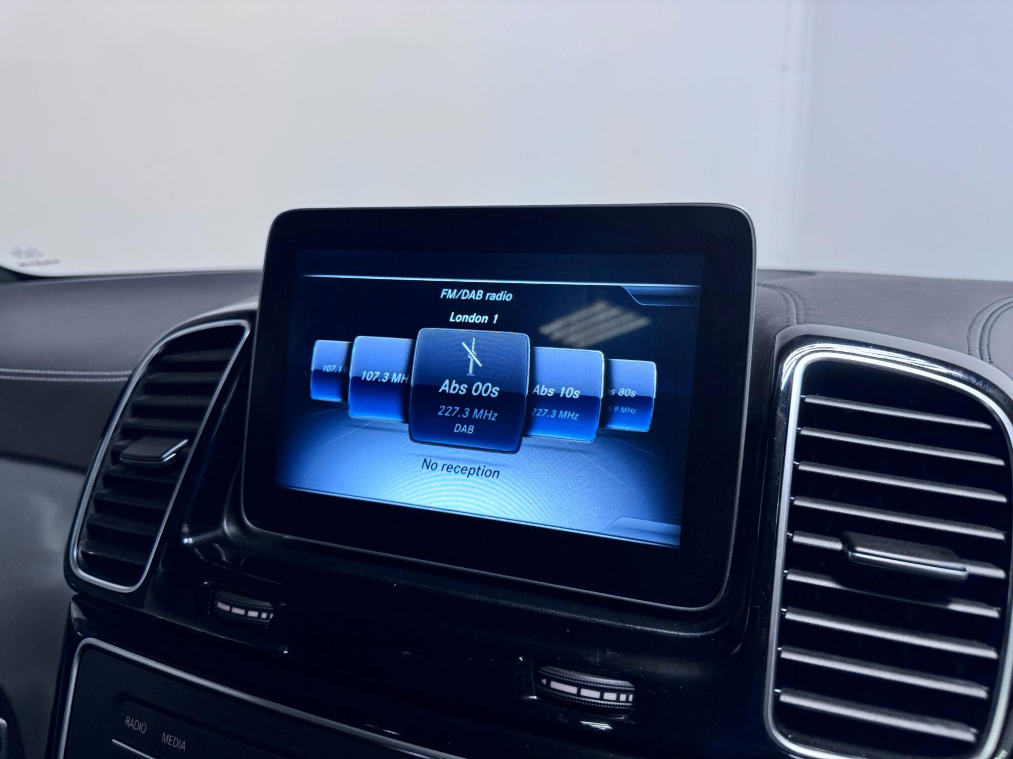 Mercedes-Benz Gle view 52