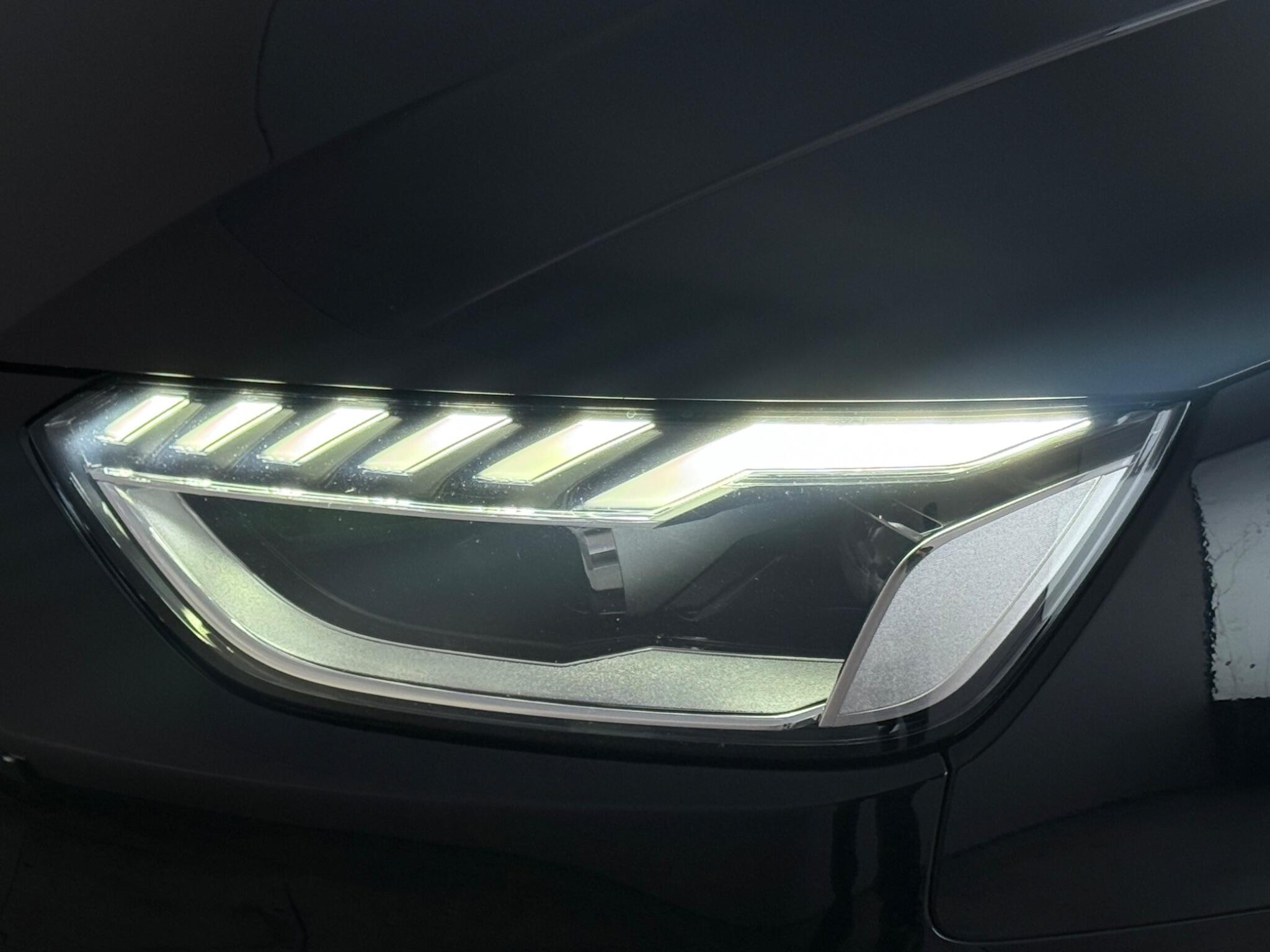 Audi A4 view 13