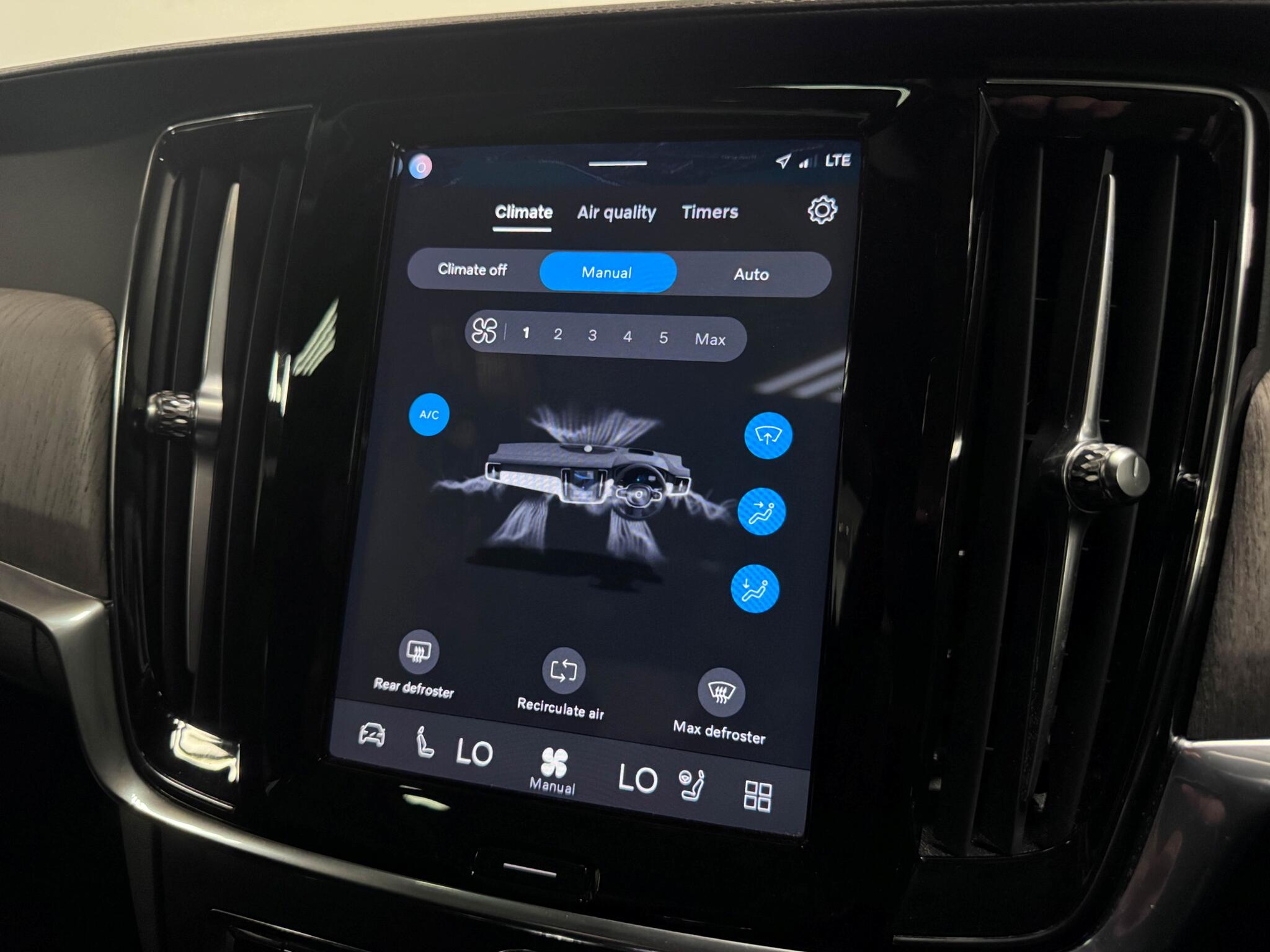 Volvo S90 view 50